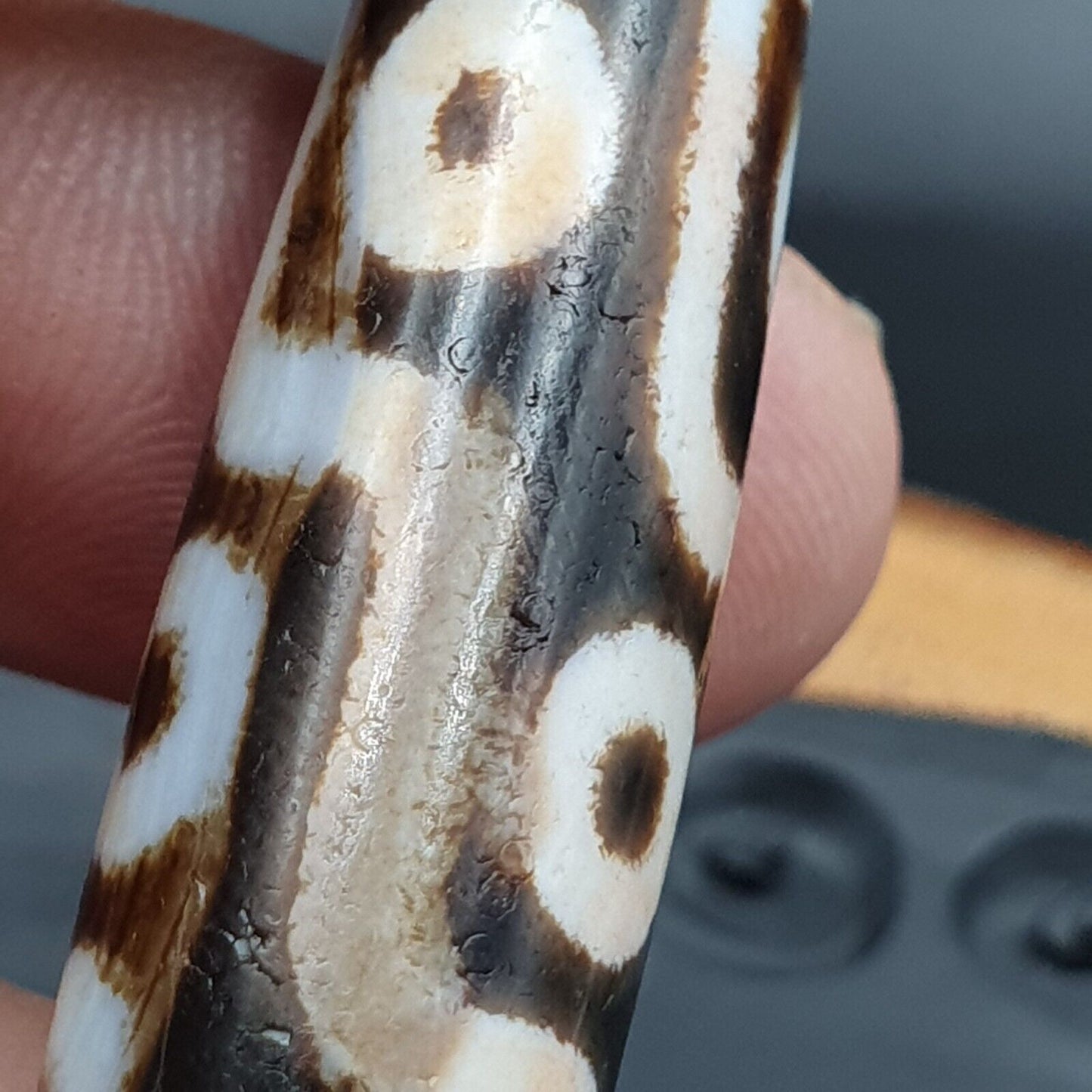 西藏尼泊爾喜馬拉雅古代老天珠護身符九眼珠護身符