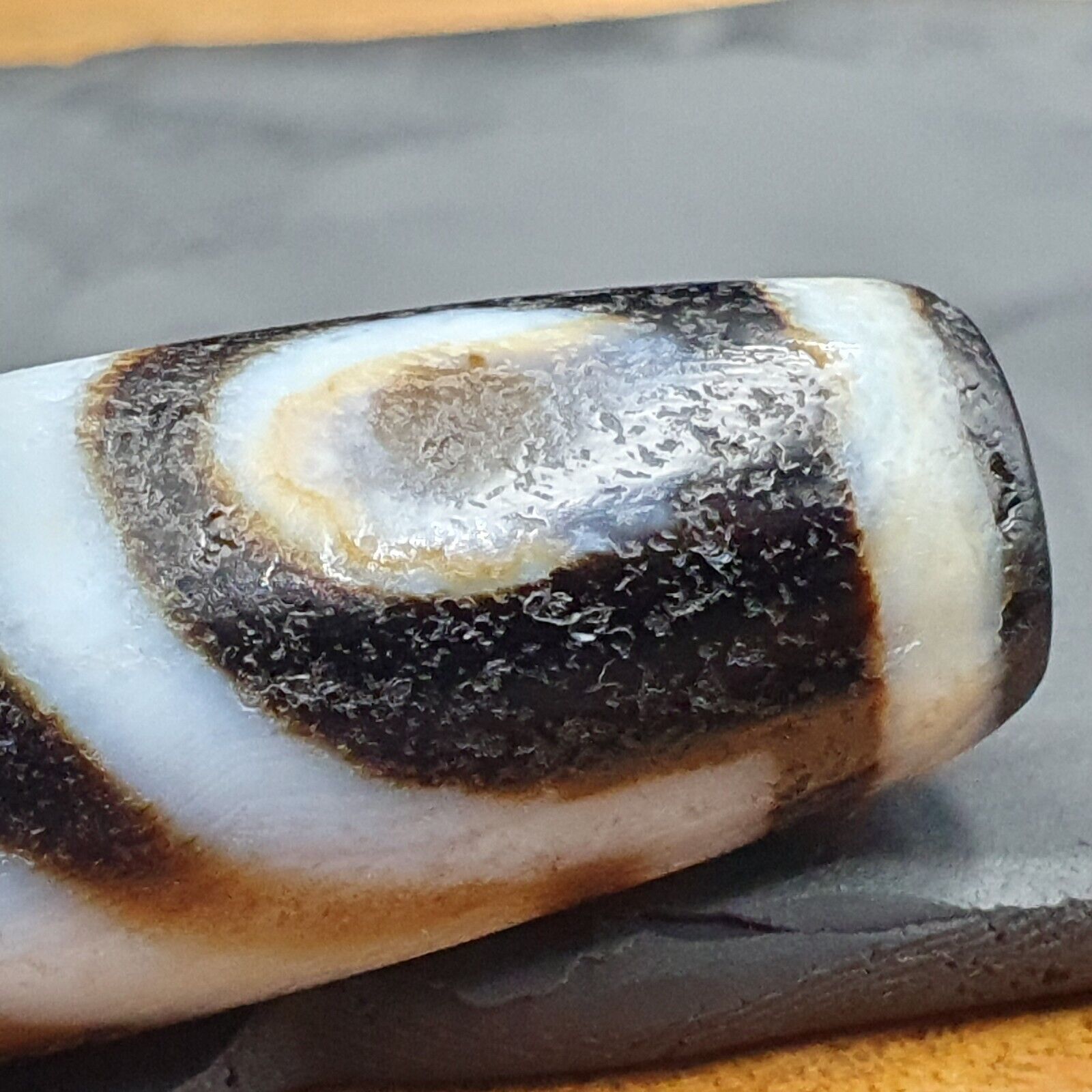 Protective Bead Amulet Vintage Old Indo Tibetan BLACK AND WHITE Agate pure 3 Eye