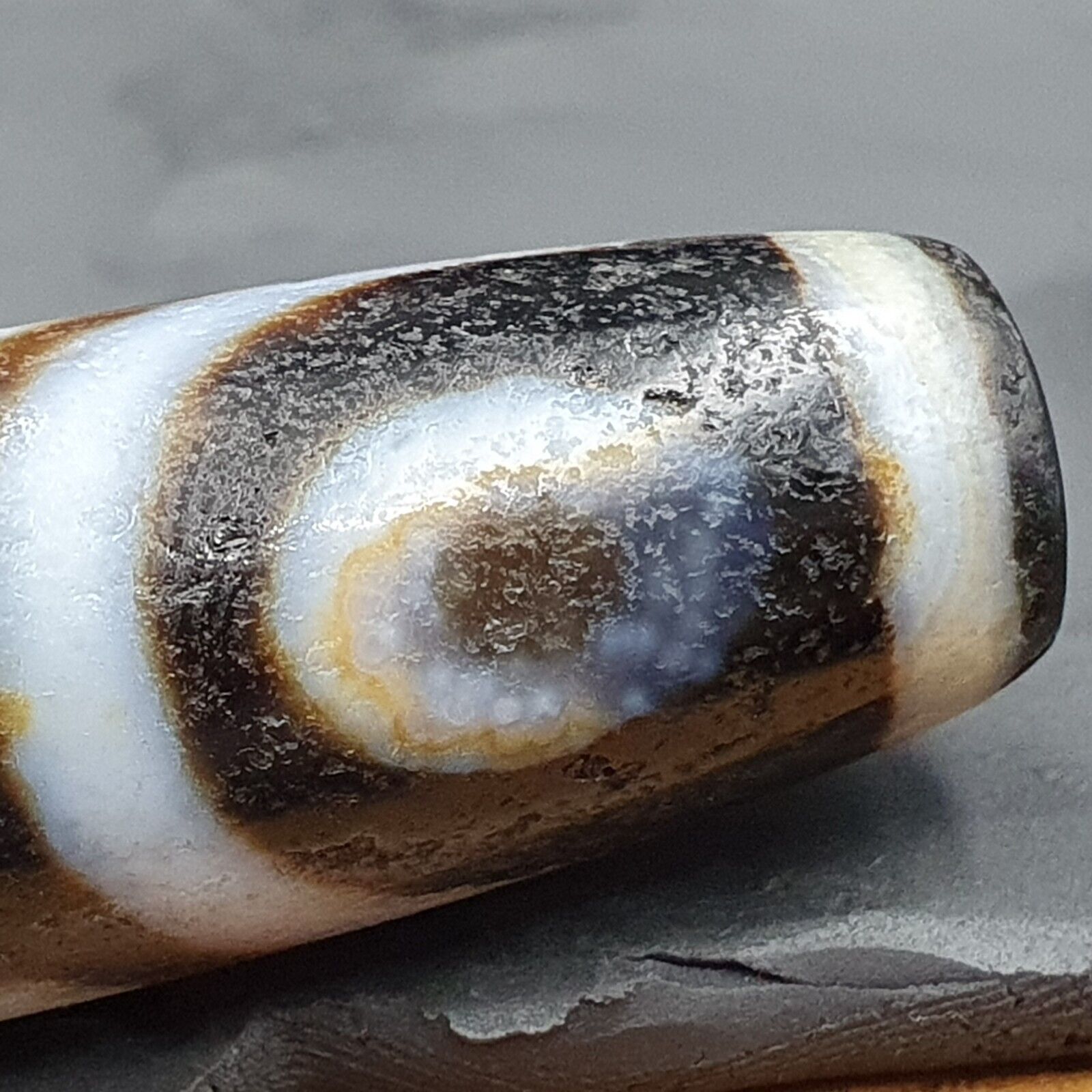 Protective Bead Amulet Vintage Old Indo Tibetan BLACK AND WHITE Agate pure 3 Eye