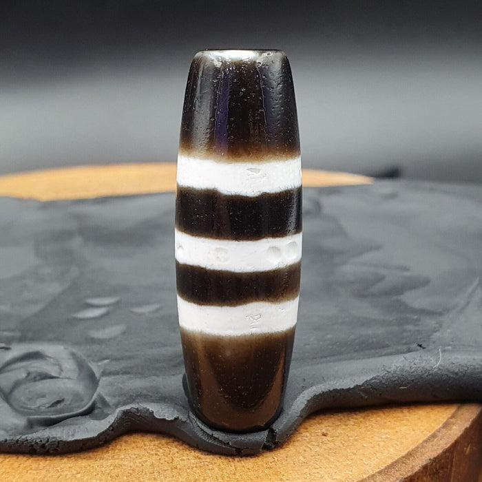 Himalayan Indo Tibetan 3 Lines Beads Unique Patterns Dzi Amulet Beads