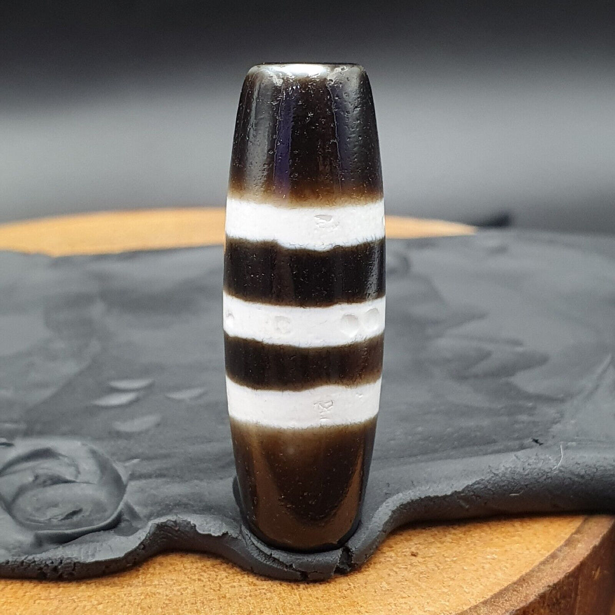 Himalayan Indo Tibetan 3 Lines Beads unique Patterns Dzi Amulet Beads