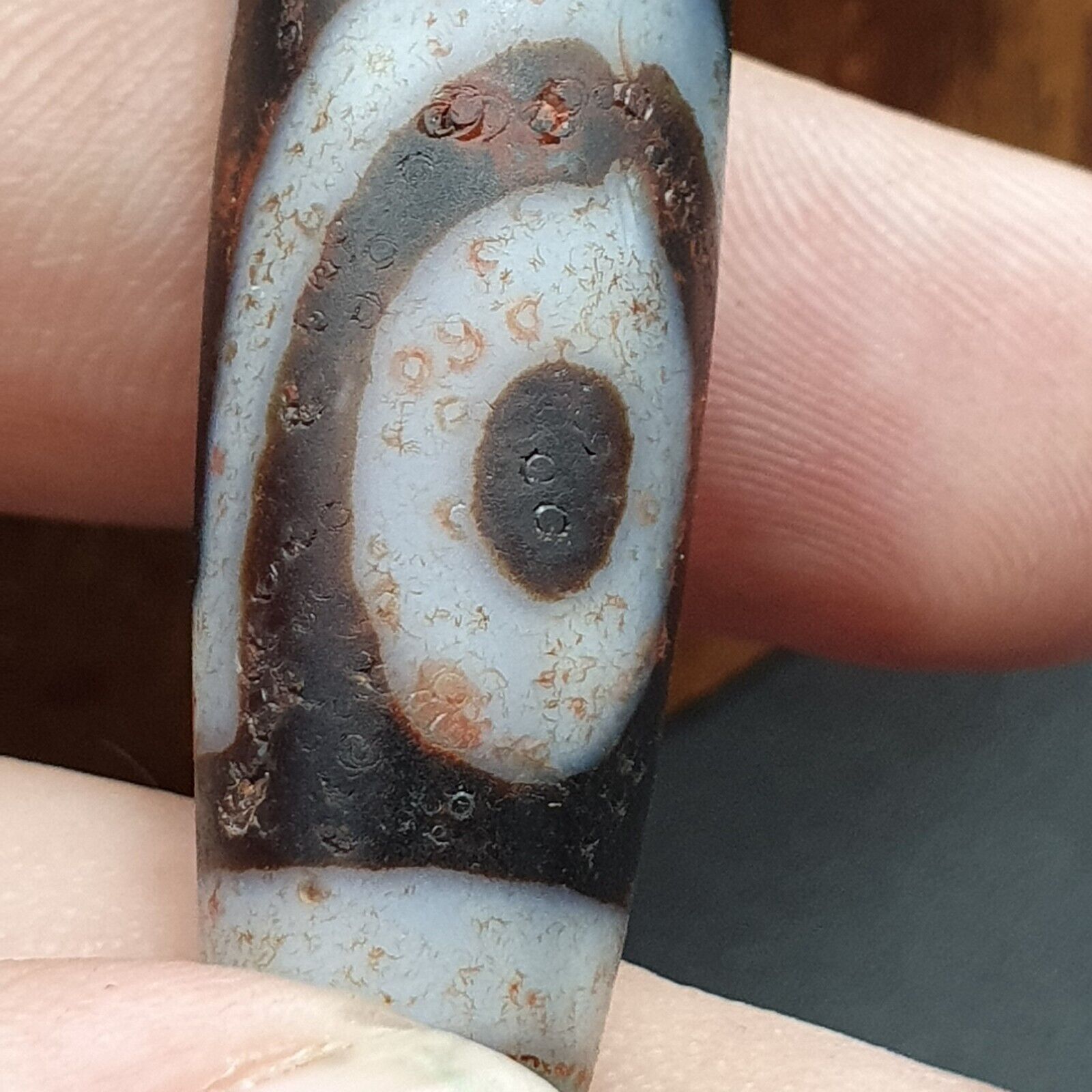 Vintage Old Himalayan Indo Tibetan 2 Eyes pattern Dzi Amulet Pendant Bead B28
