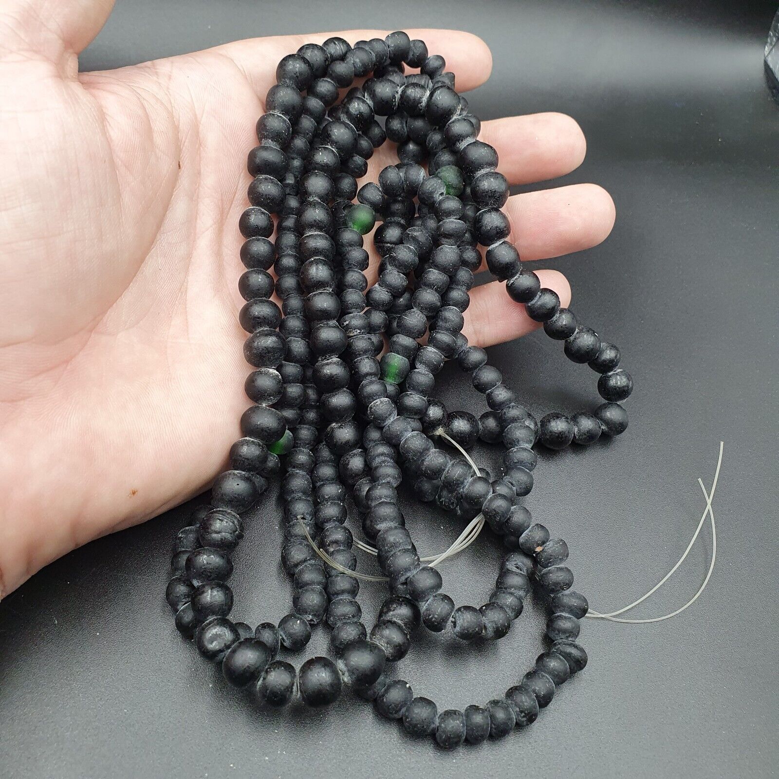 RARE and BEAUTIFUL OLD AFRICAN Black GLASS TRADE ANTIQUE BEADs Strand