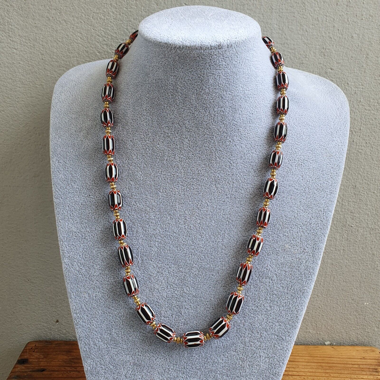 Vintage beads Old trade Black and White Chevrons Beads Necklace