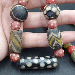 Beautiful vintage Skunk Fancy Feather Pattern glass beads Long Necklace