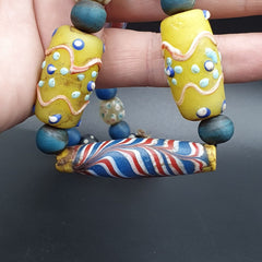 Beautiful vintage Fancy Feather Pattern Skunk lampwork glass beads Long Necklace