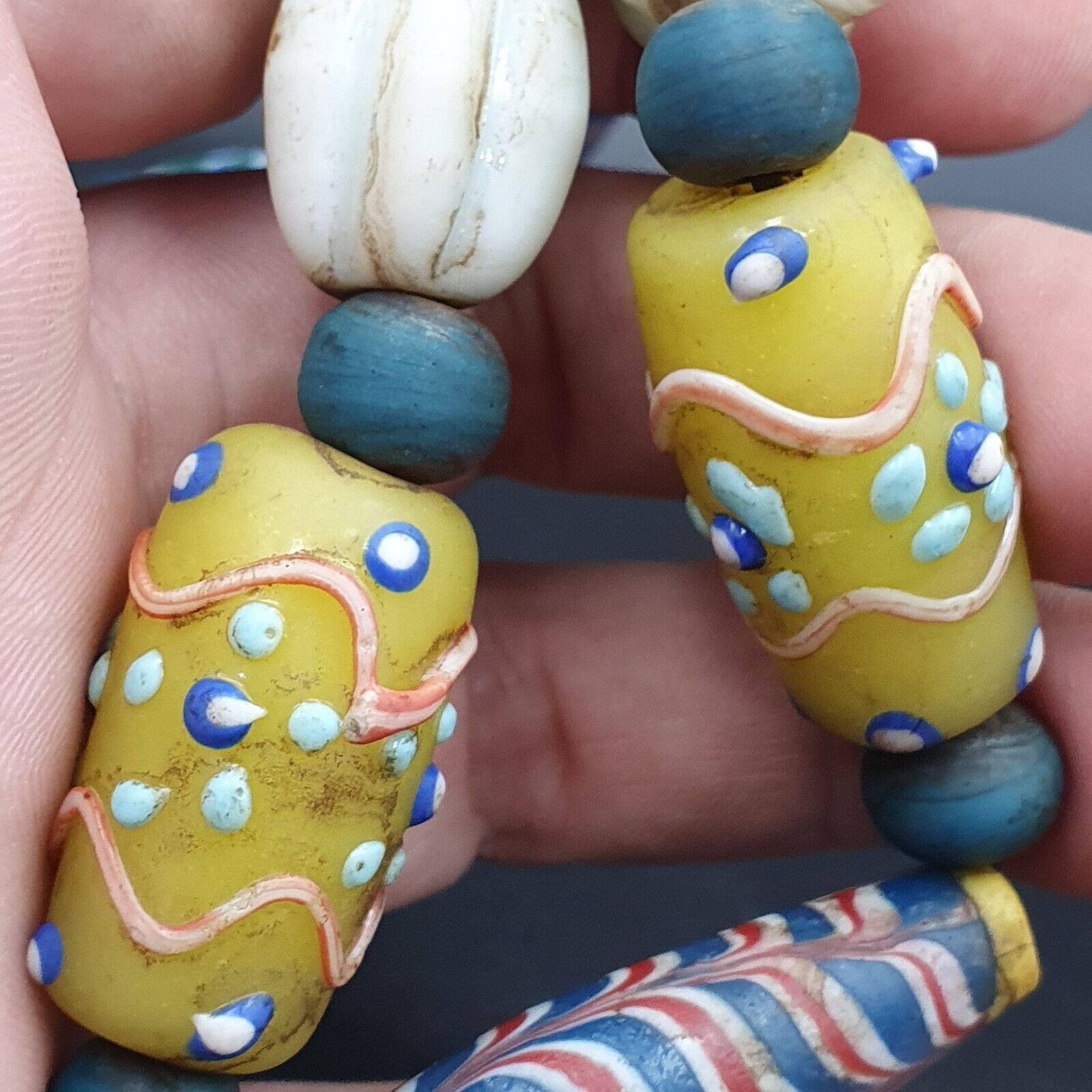 Beautiful vintage Fancy Feather Pattern Skunk lampwork glass beads Long Necklace