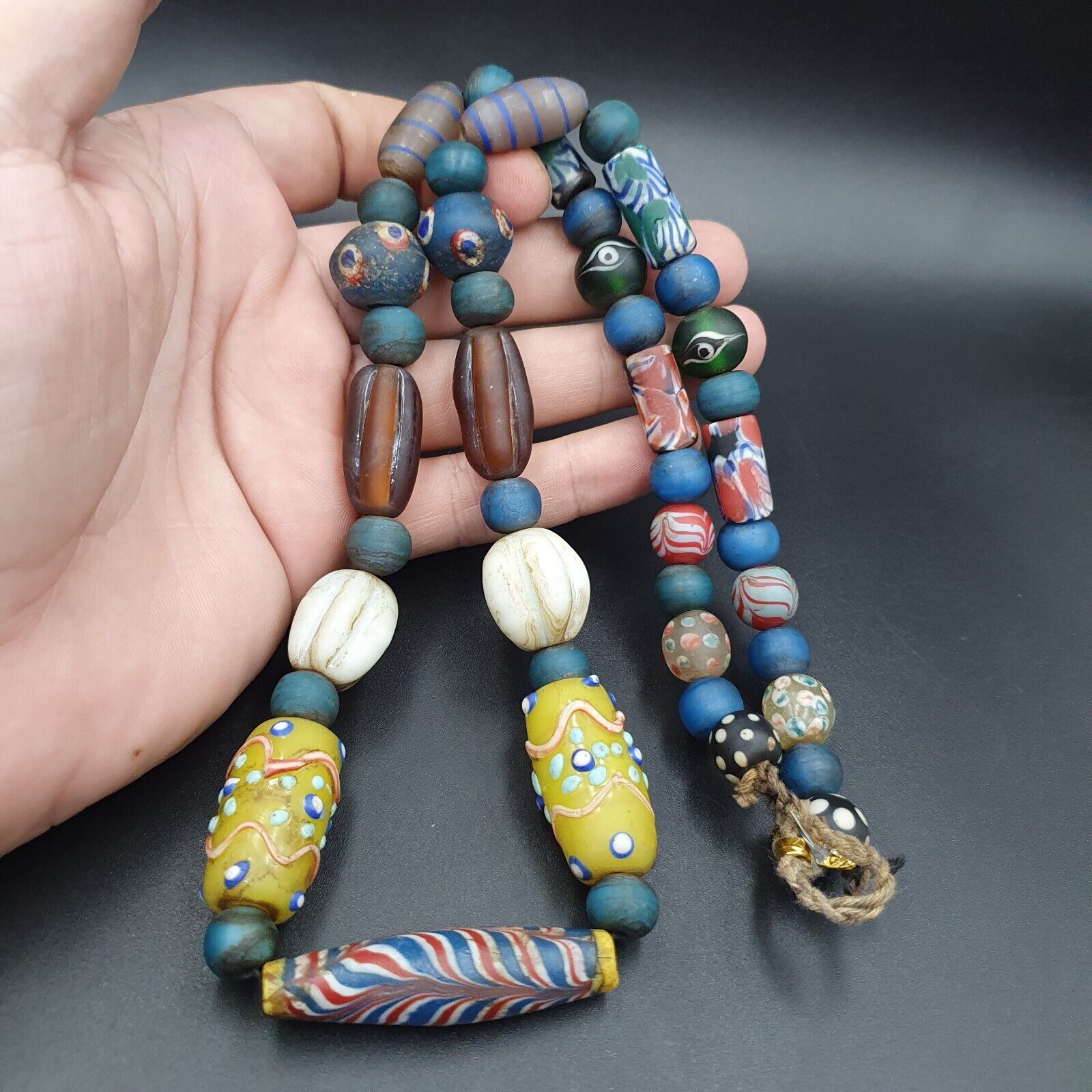 Beautiful vintage Fancy Feather Pattern Skunk lampwork glass beads Long Necklace