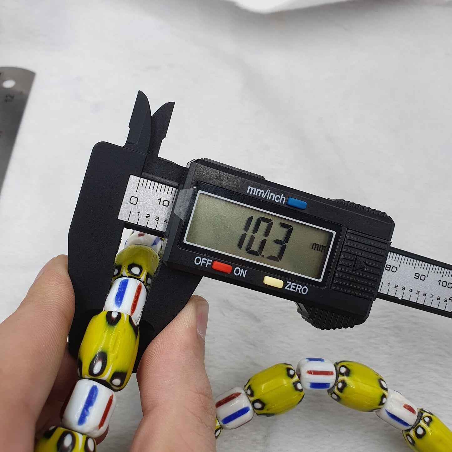 美麗的老非洲黃藍色玻璃 Vinatge 珠 17-14 毫米