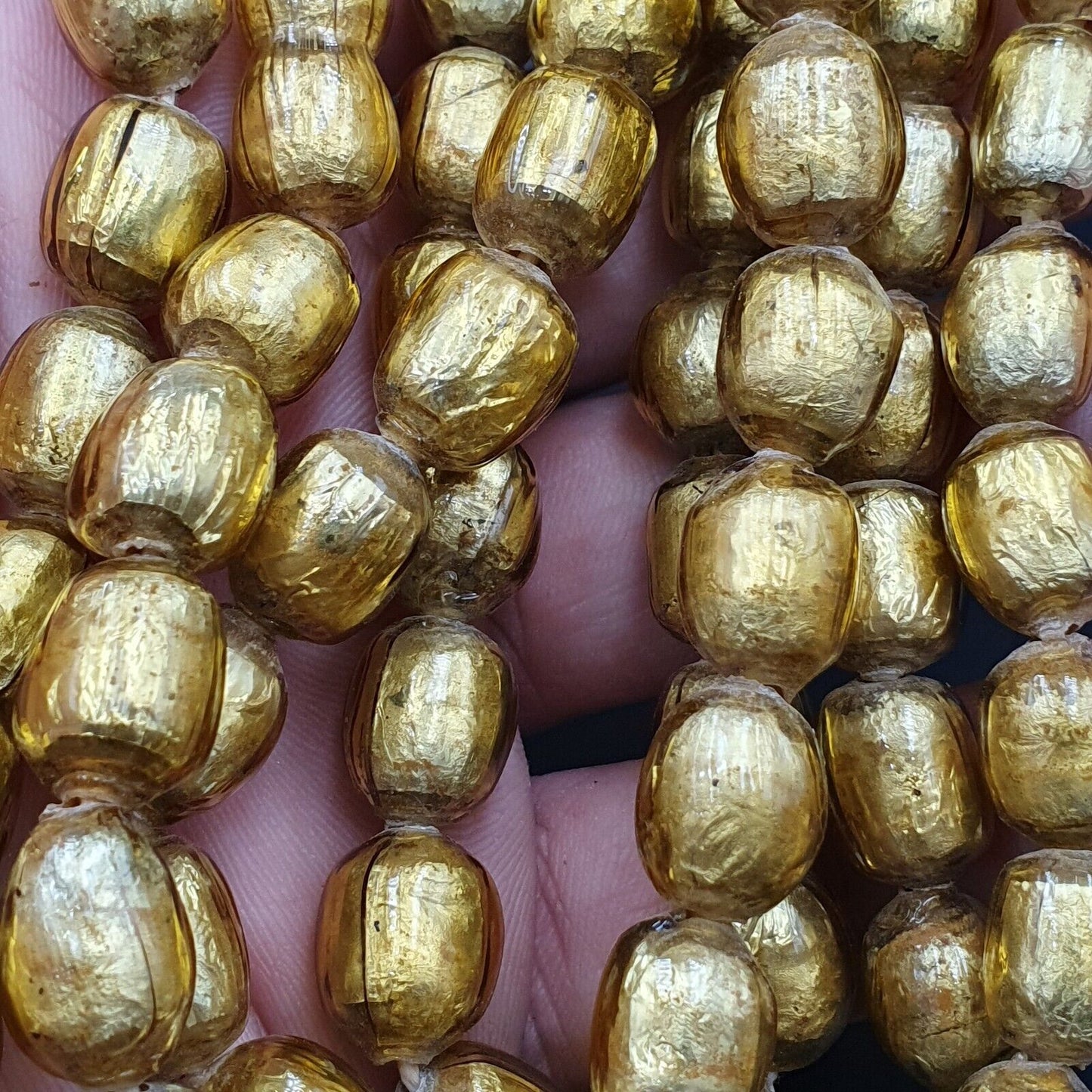 VINTAGE Einzigartige Halskette mit Blattgold im Inneren aus GLASPERLEN
