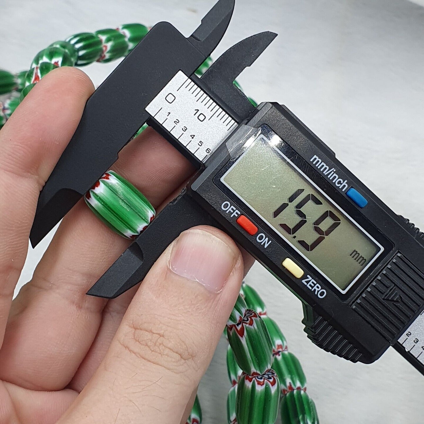 復古威尼斯非洲風格玻璃綠色 V 形 9 毫米珠子長串