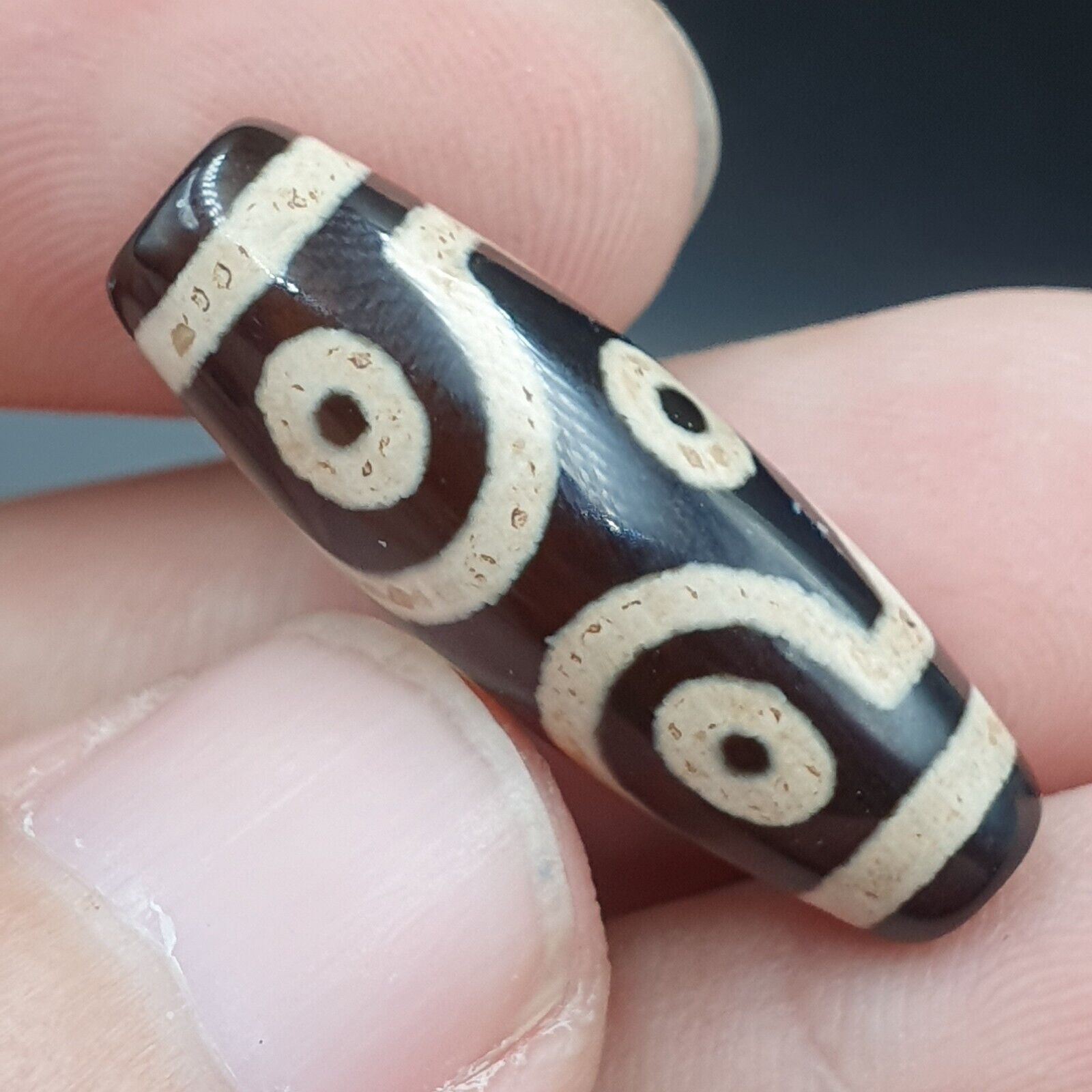 N#211 Himalayan Indo Tibetan rare Patterns Dzi Amulet Bead Lot 2 Beads