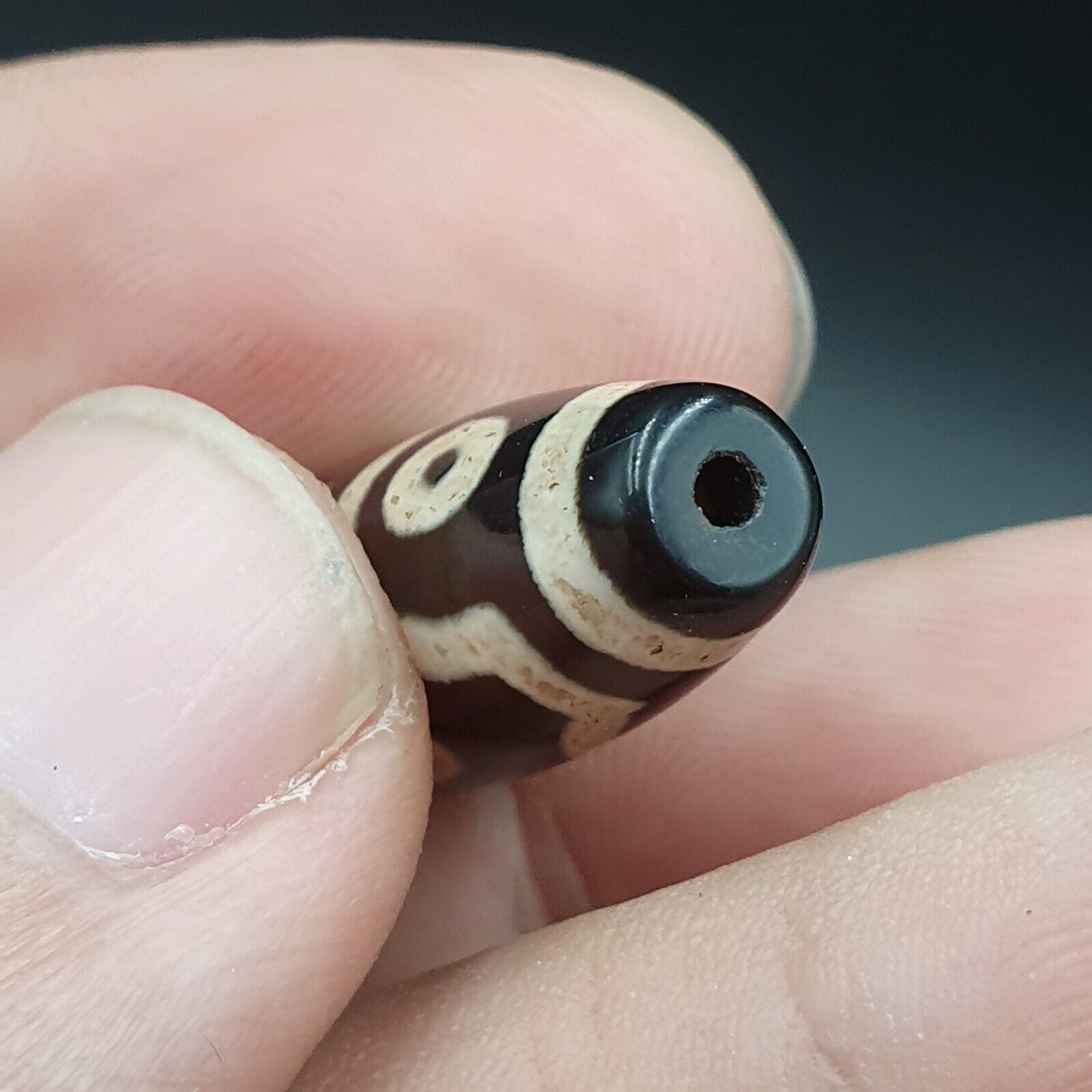 N#211 Himalayan Indo Tibetan rare Patterns Dzi Amulet Bead Lot 2 Beads