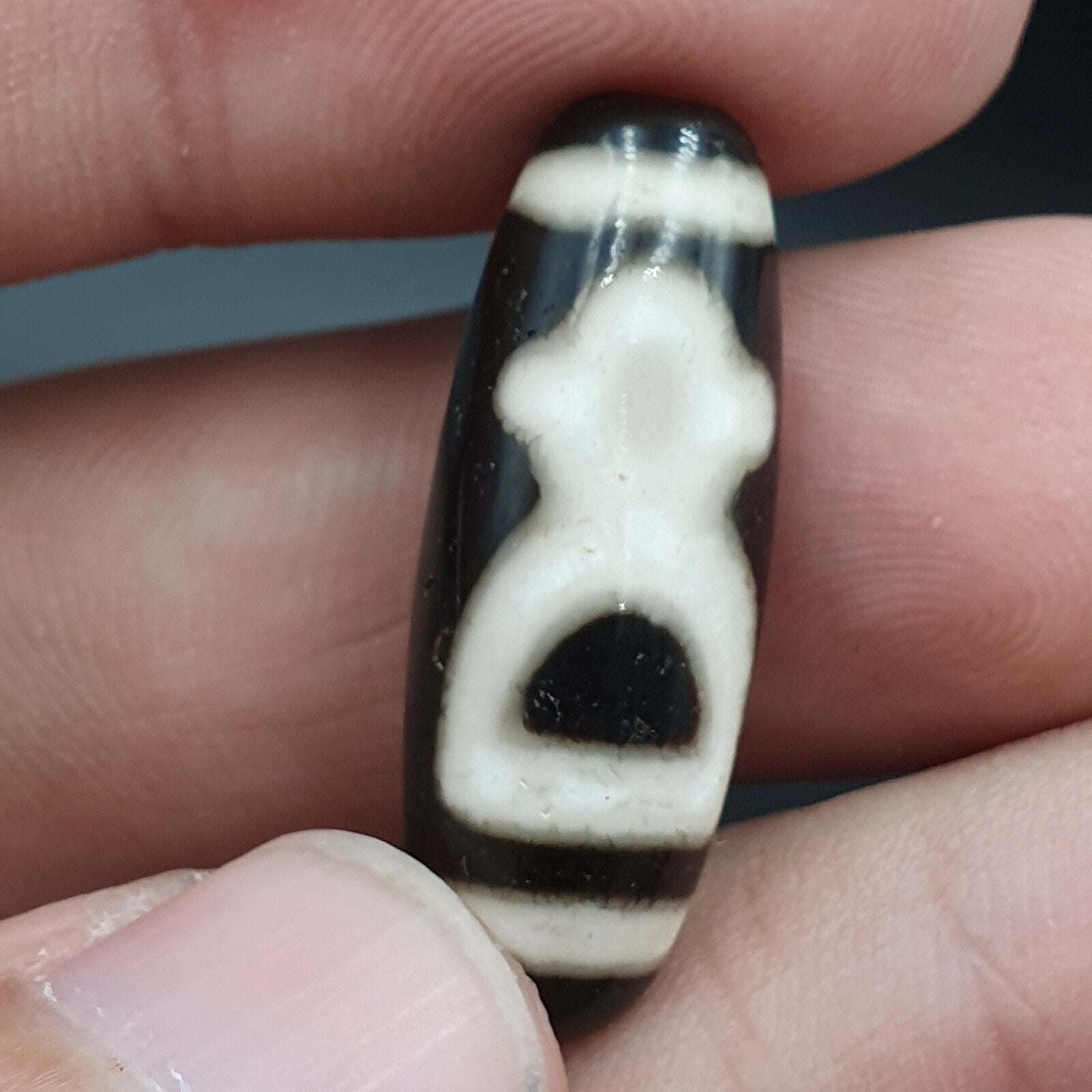 N#211 Himalayan Indo Tibetan rare Patterns Dzi Amulet Bead Lot 2 Beads