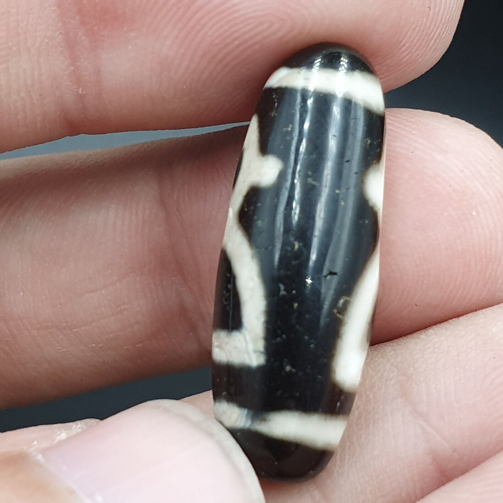 N#211 Himalayan Indo Tibetan rare Patterns Dzi Amulet Bead Lot 2 Beads