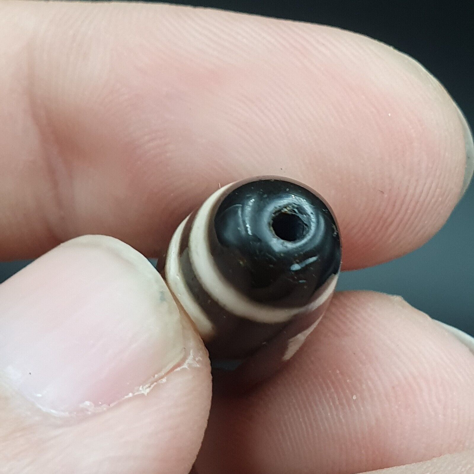 N#211 Himalayan Indo Tibetan rare Patterns Dzi Amulet Bead Lot 2 Beads