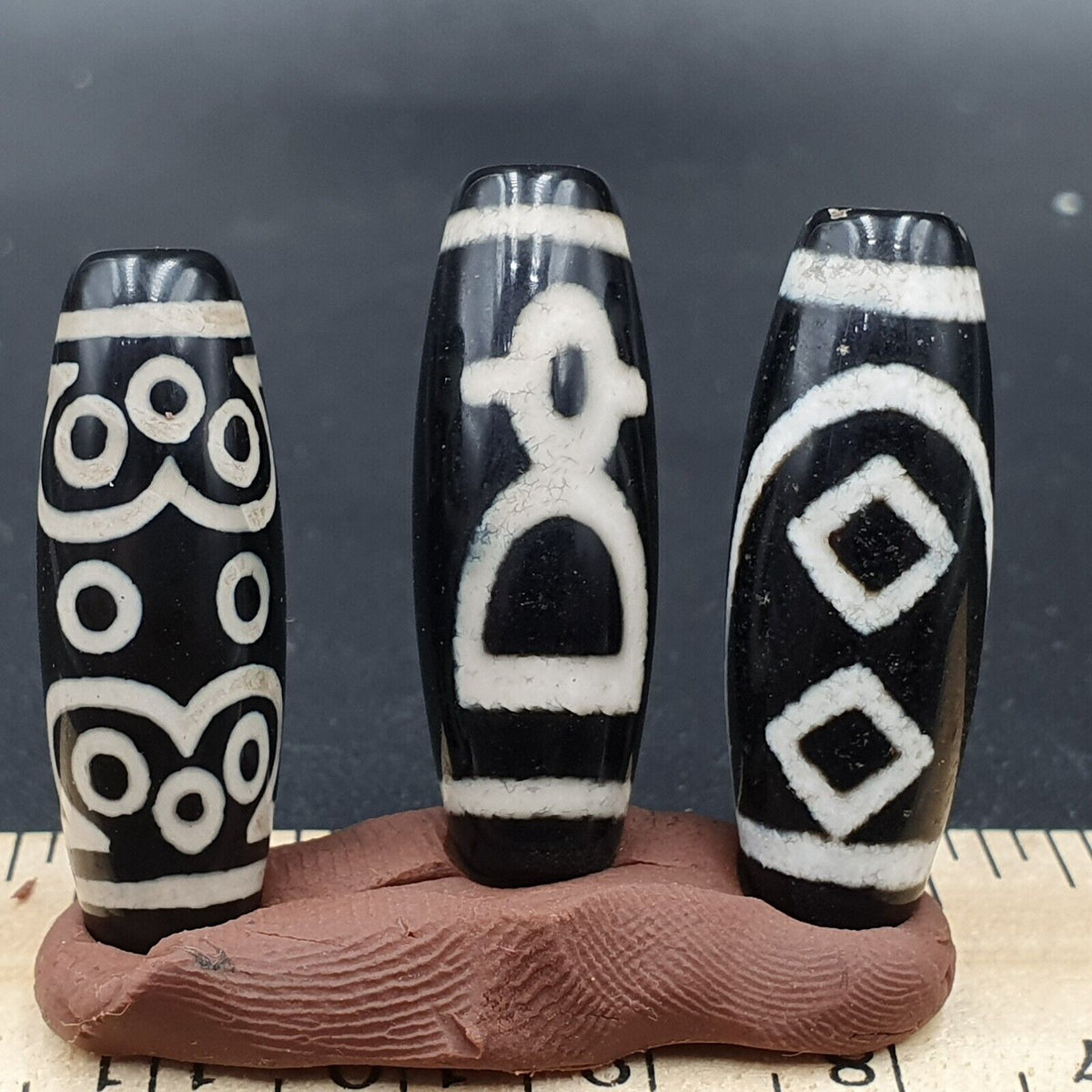 N#341 Himalayan Indo Tibetan rare Patterns Eyes Dzi Amulet Bead Lot 3 Beads