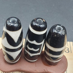 N#342 Himalayan Indo Tibetan rare Patterns  Dzi Amulet Bead Lot 3 Beads