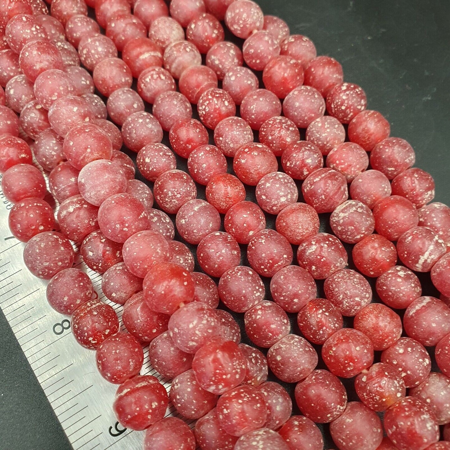 古董非洲風格櫻桃紅玻璃復古珠 24 英寸串 10-10.5 毫米