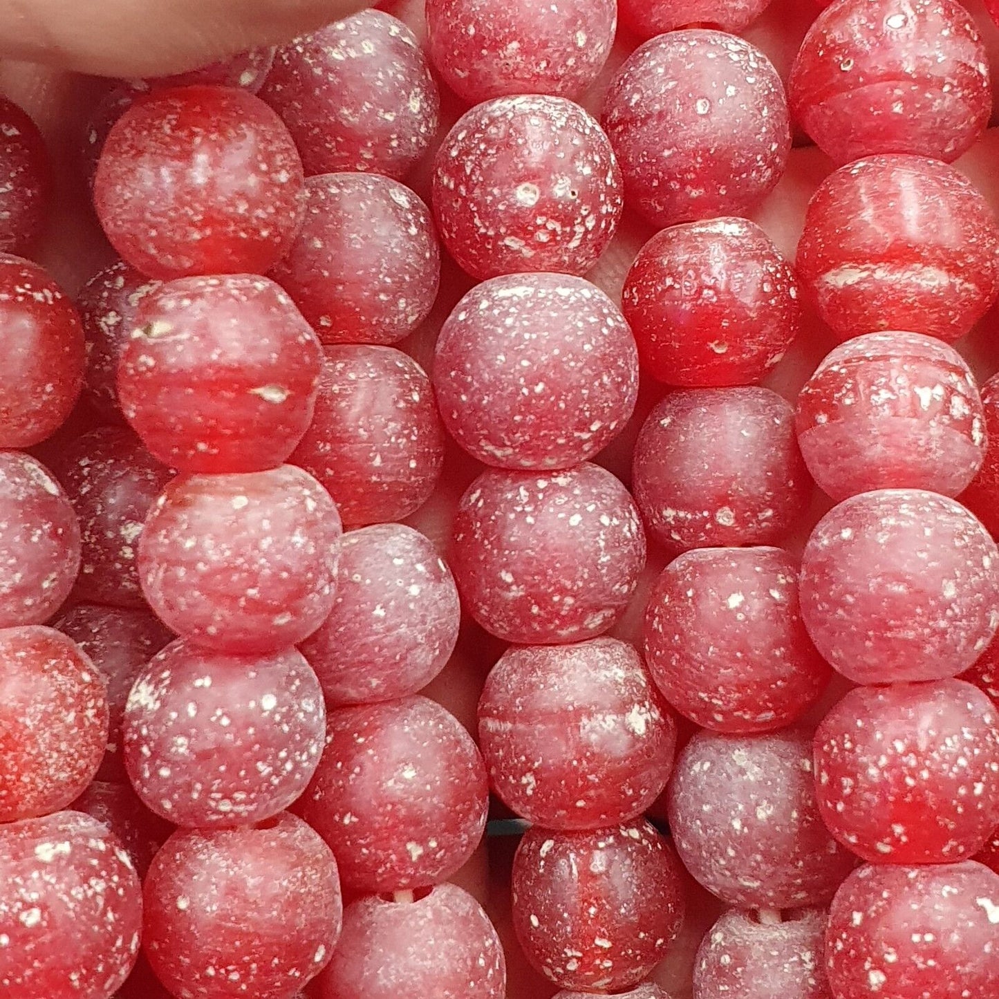 古董非洲風格櫻桃紅玻璃復古珠 24 英寸串 10-10.5 毫米