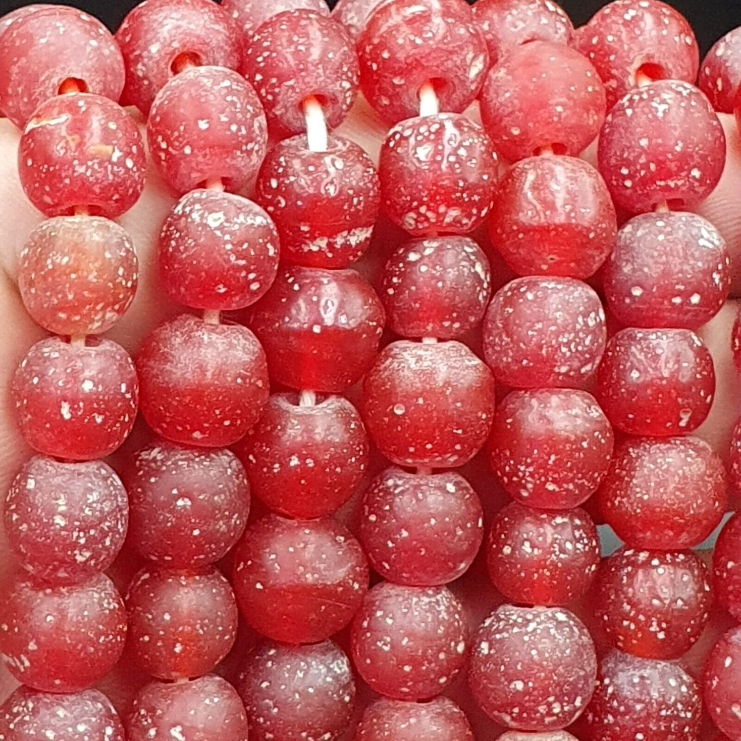 古董非洲風格櫻桃紅玻璃復古珠 24 英寸串 10-10.5 毫米