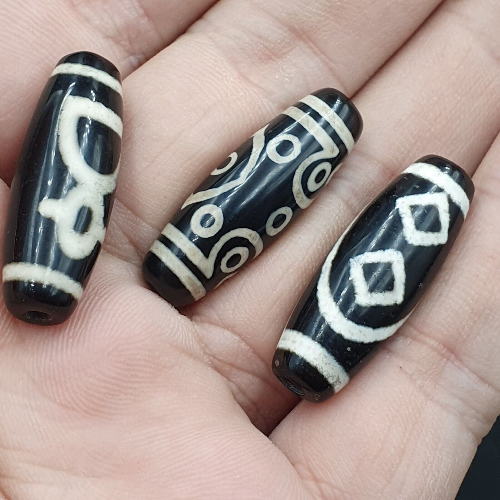 N#341 Himalayan Indo Tibetan rare Patterns Eyes Dzi Amulet Bead Lot 3 Beads