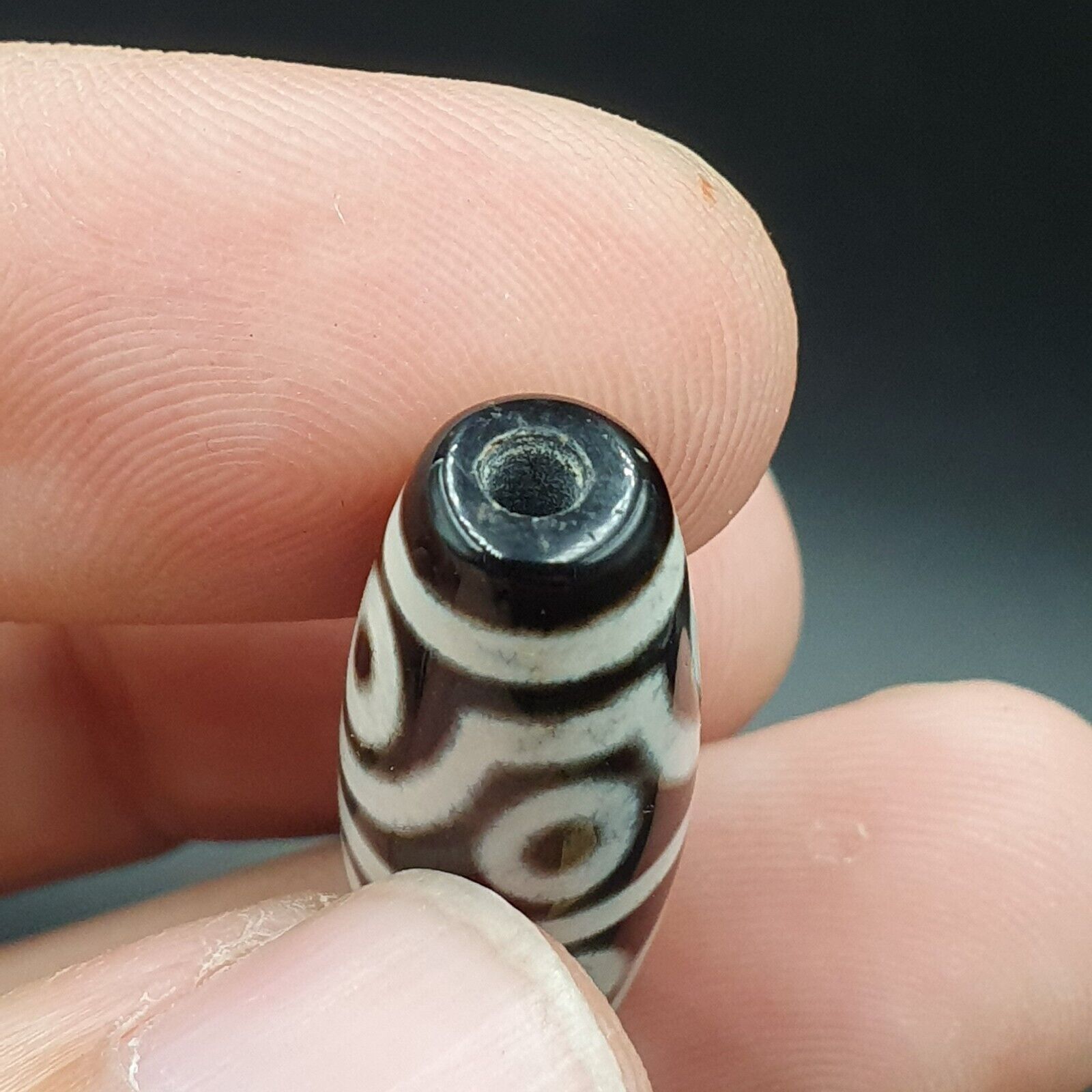 N#241 Himalayan Indo Tibetan rare Patterns Eyes Dzi Amulet Bead Lot 2 Beads