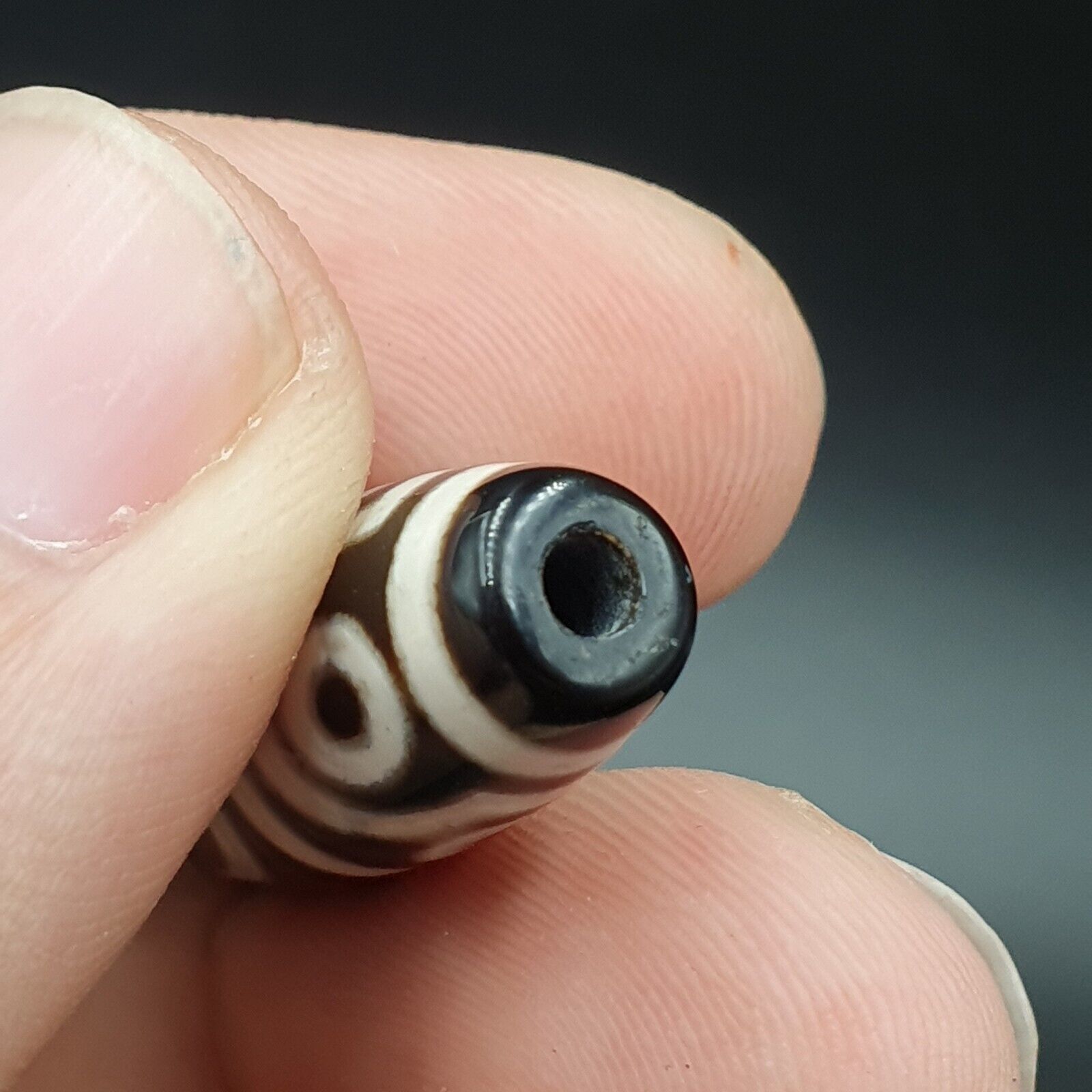 N#241 Himalayan Indo Tibetan rare Patterns Eyes Dzi Amulet Bead Lot 2 Beads