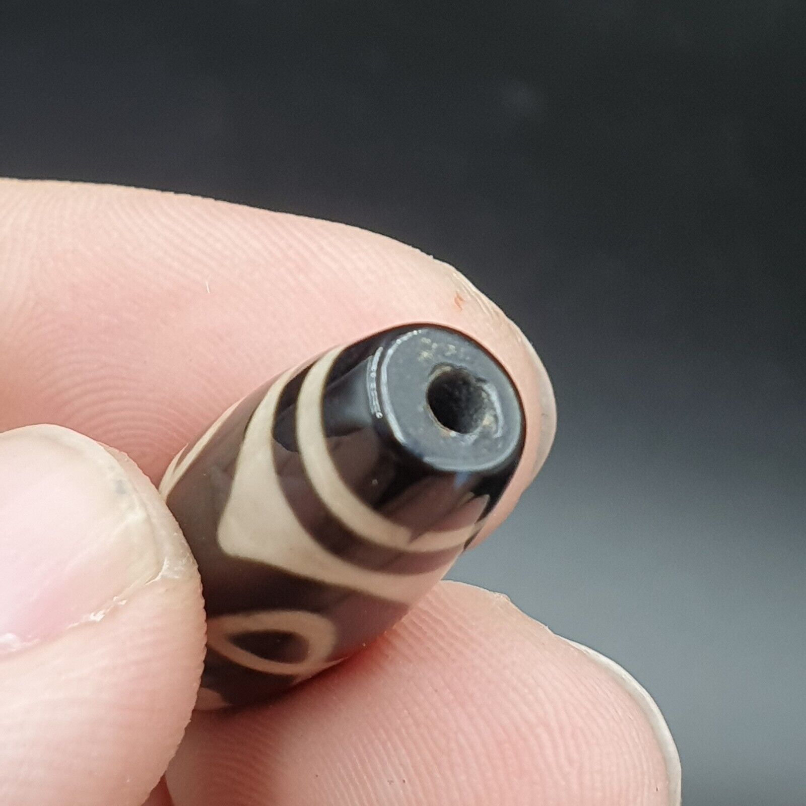 N#241 Himalayan Indo Tibetan rare Patterns Eyes Dzi Amulet Bead Lot 2 Beads