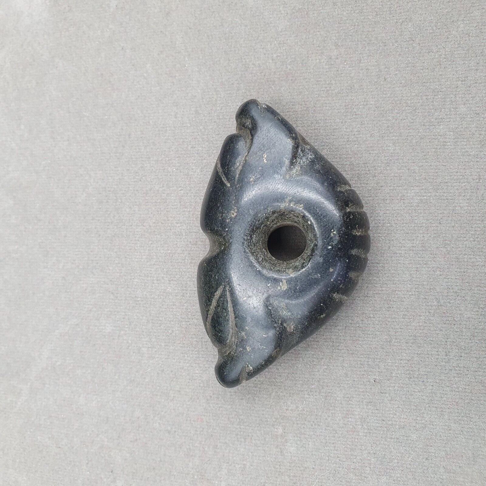 Antique Black Magnetic Stone mysterious animal carving Jade Amulet Stone MG -5