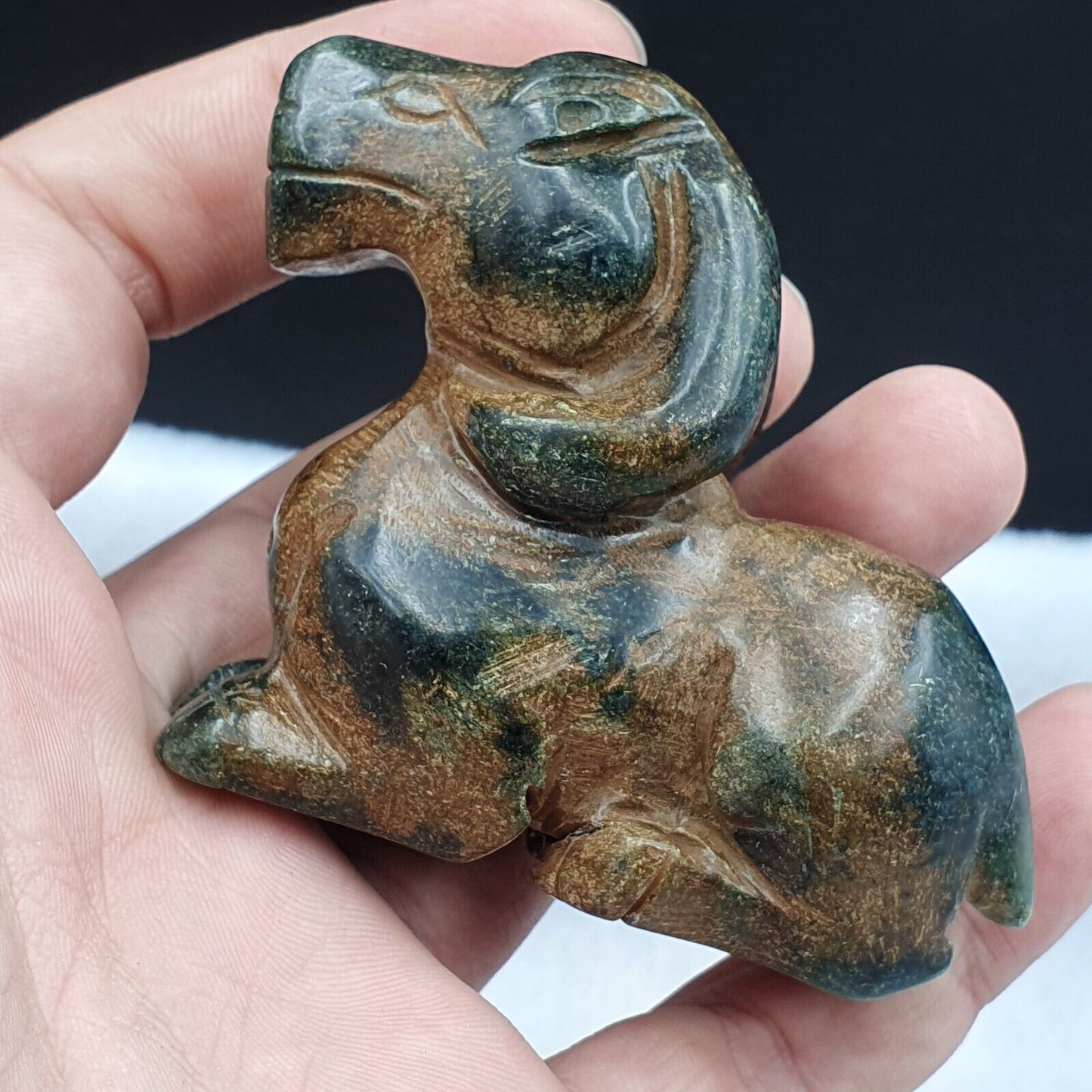 Antiker Stein Jade geheimnisvolles Tier Schaf Schnitzstein Amulett Perlenstein JD2