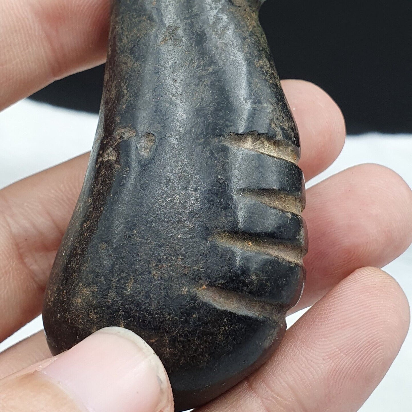 古董黑色磁石神秘動物雕刻玉石護身符石 MG-10