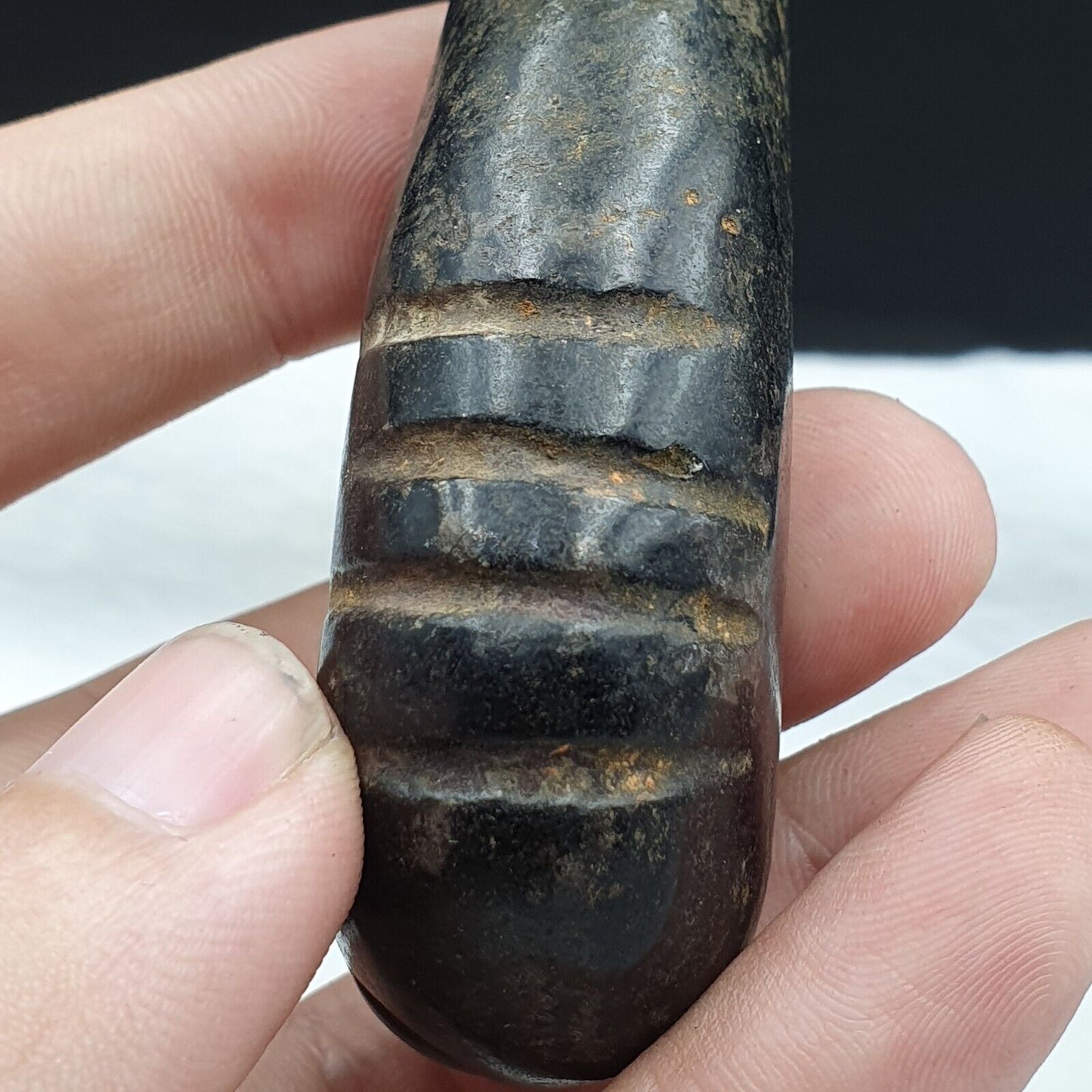 古董黑色磁石神秘動物雕刻玉石護身符石 MG-10