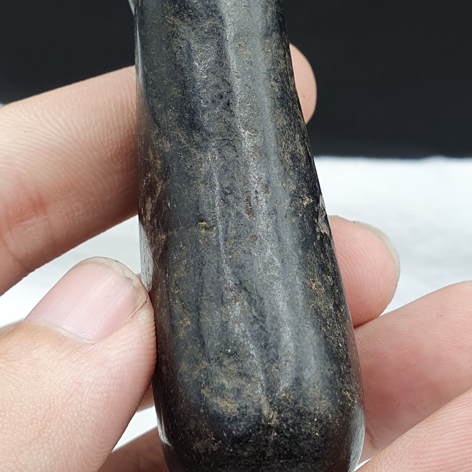 Antique Black Magnetic Stone mysterious animal carving Jade Amulet Stone MG-10