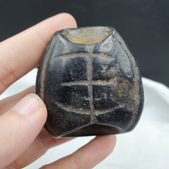 Antique Black Magnetic Stone mysterious animal carving Jade Amulet Stone MG-8
