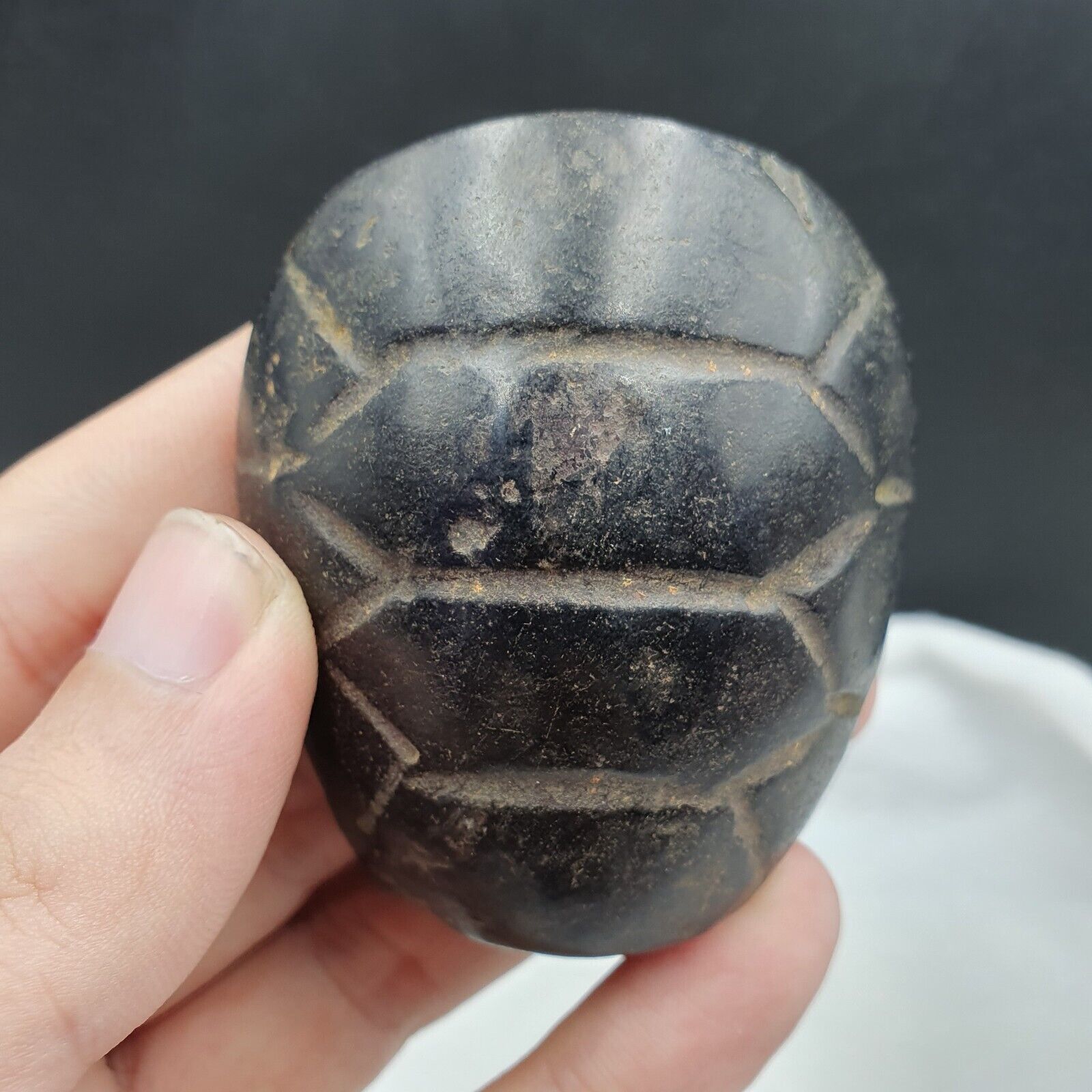 Antique Black Magnetic Stone mysterious animal carving Jade Amulet Stone MG-8