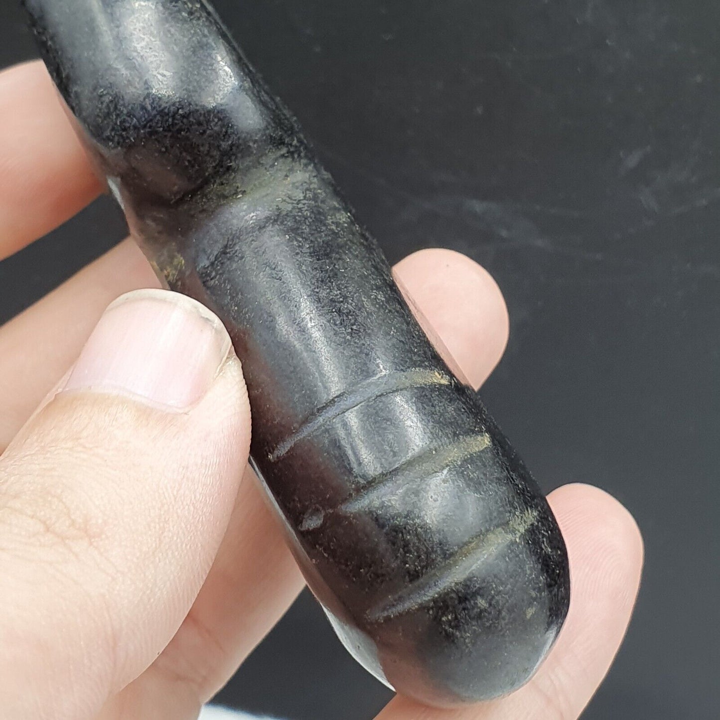 古董黑色磁石神秘動物雕刻玉石護身符石 MG -6