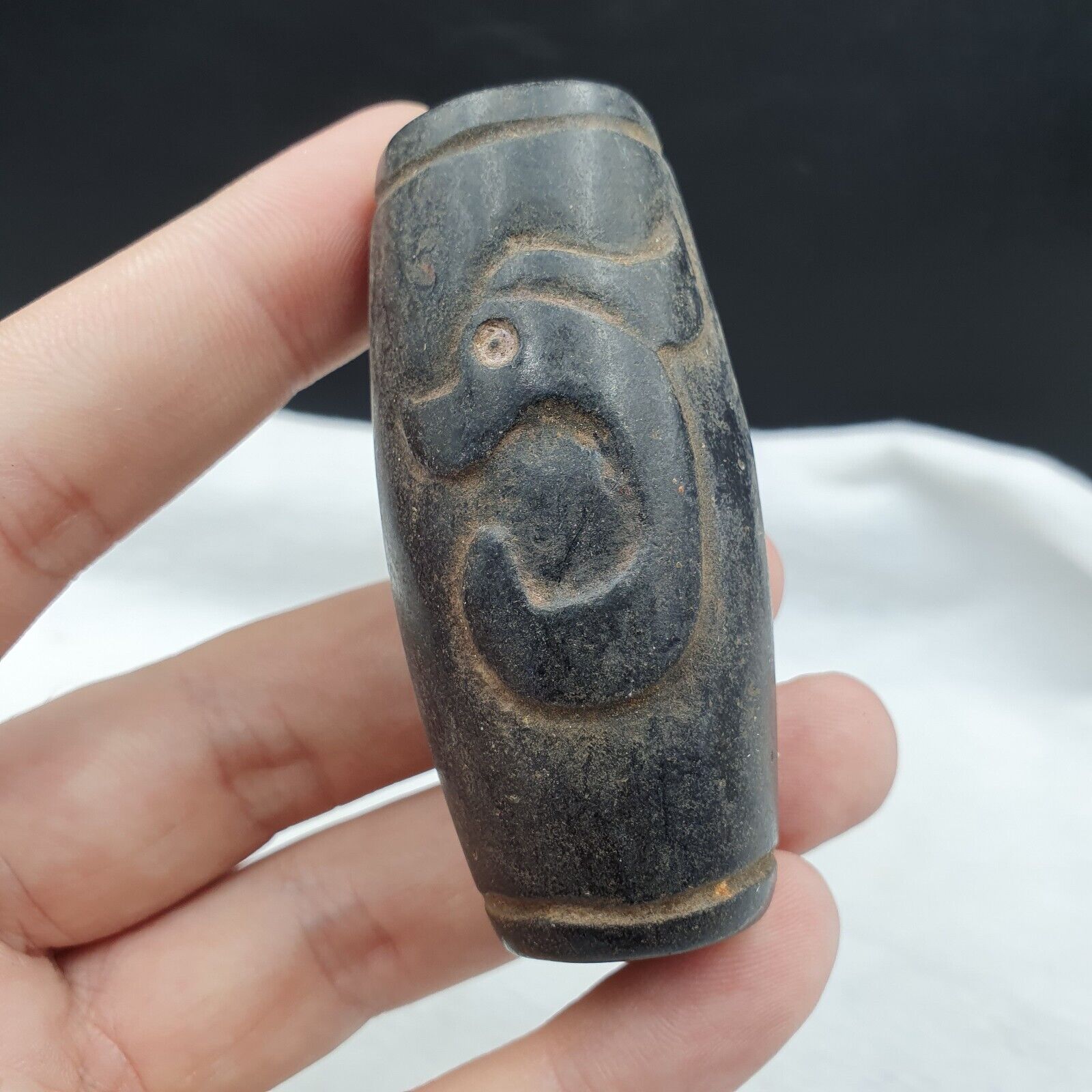 Antique Black Magnetic Stone mysterious animal carving Jade Amulet Stone MG-7
