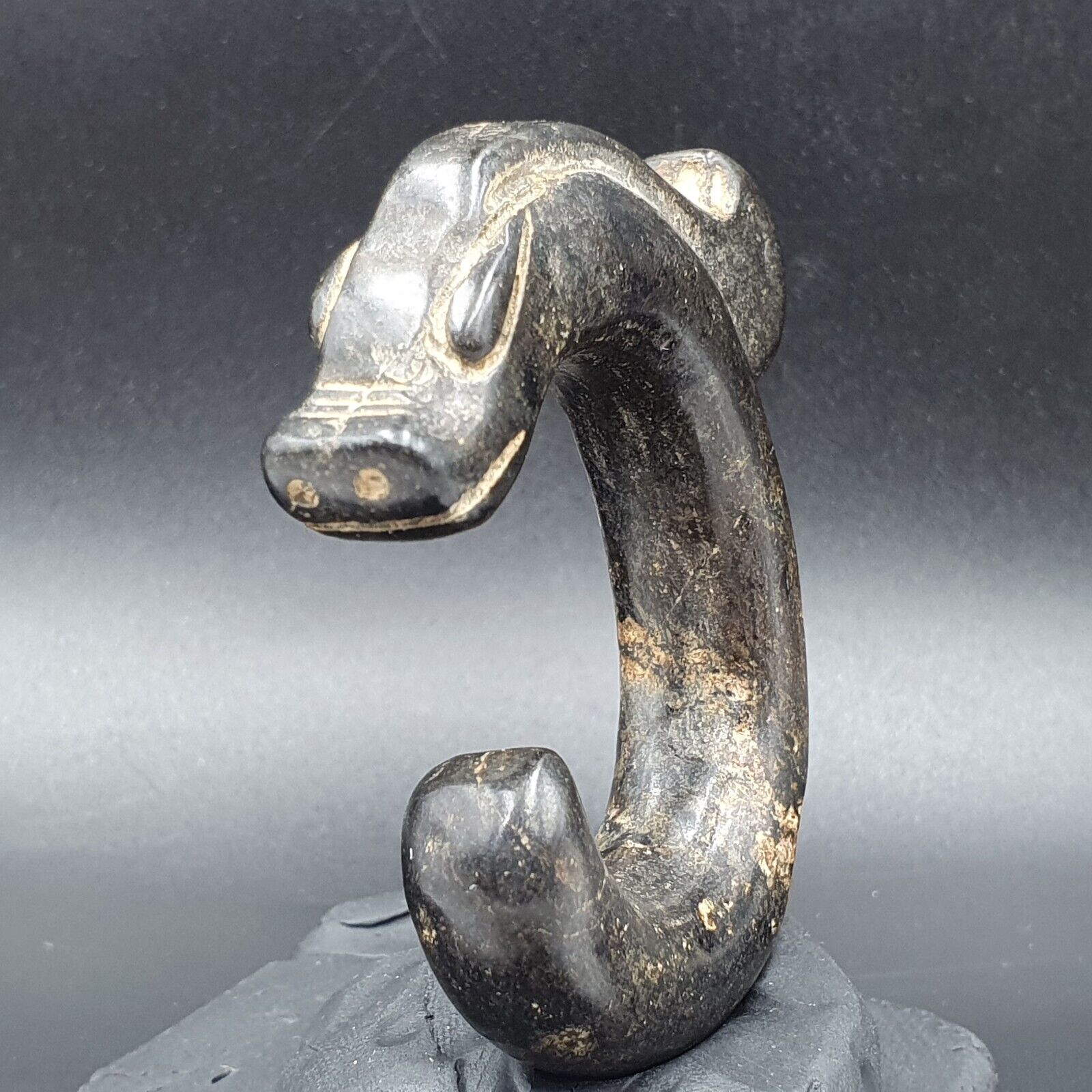 Antique Black Magnetic Stone Snake animal carving Jade Amulet Stone MG-12