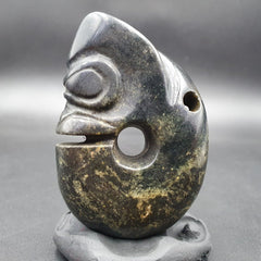 Antique Black Magnetic Stone Mystery creature Pendent Jade Amulet Stone MG-16
