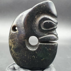 Antique Black Magnetic Stone Mystery creature Pendent Jade Amulet Stone MG-16
