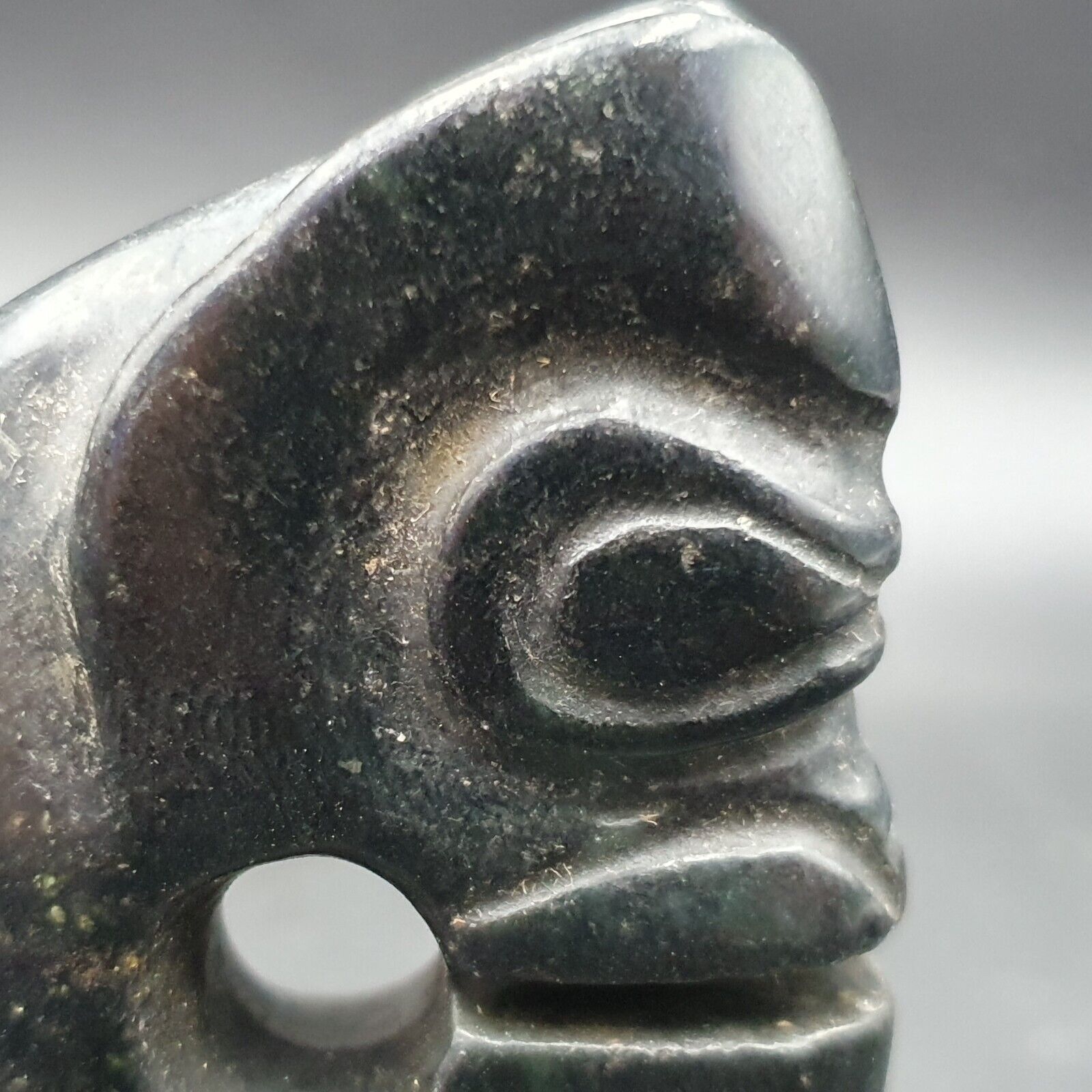 Antique Black Magnetic Stone Mystery creature Pendent Jade Amulet Stone MG-16