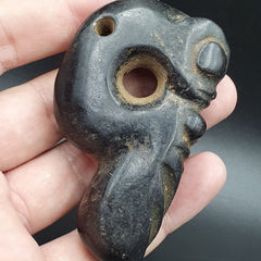 Antique Black Magnetic Stone Mystery creature Pendent Jade Amulet Stone MG-15