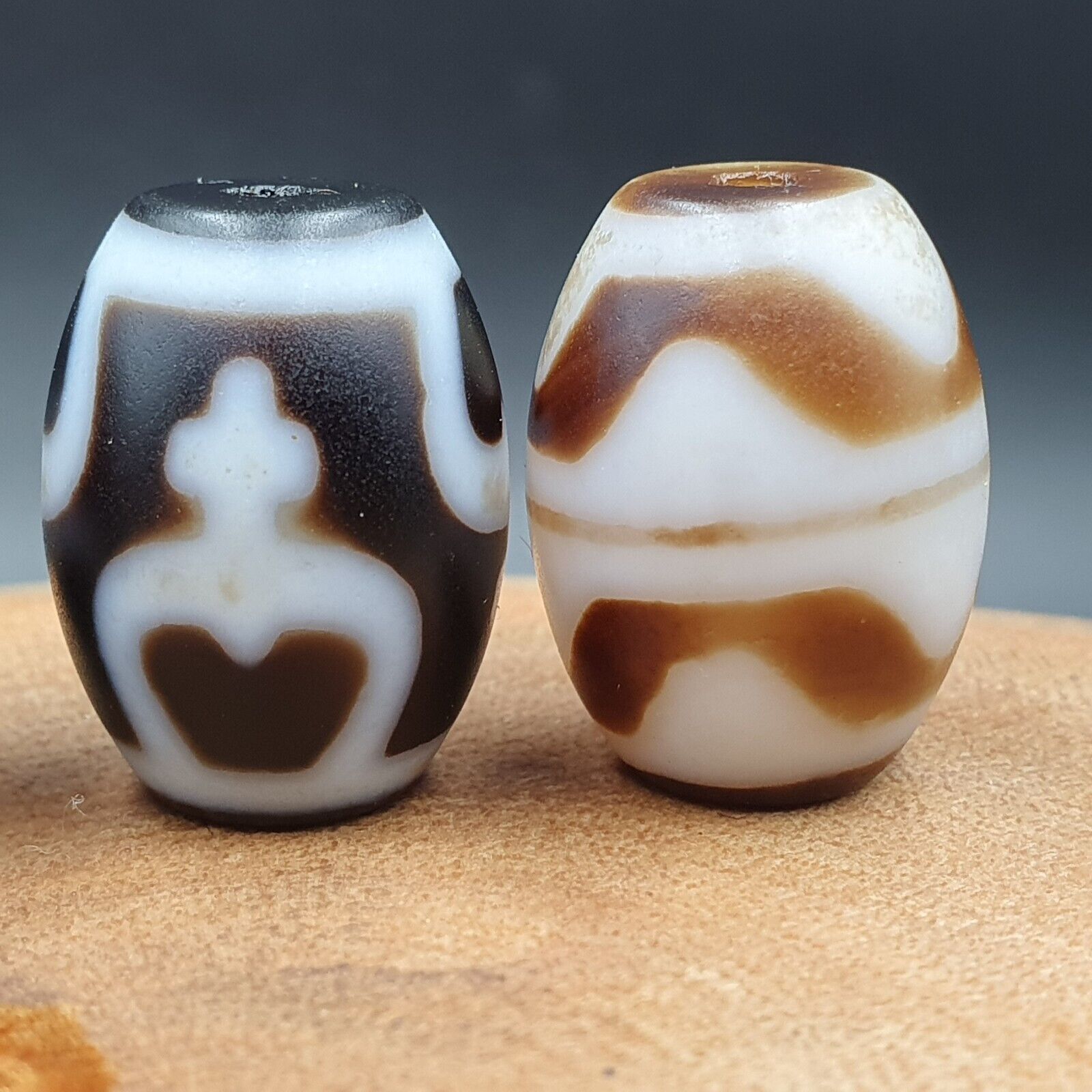 N#501 Himalayan Indo Tibetan rare Patterns Dzi Amulet Bead lot 4 beads