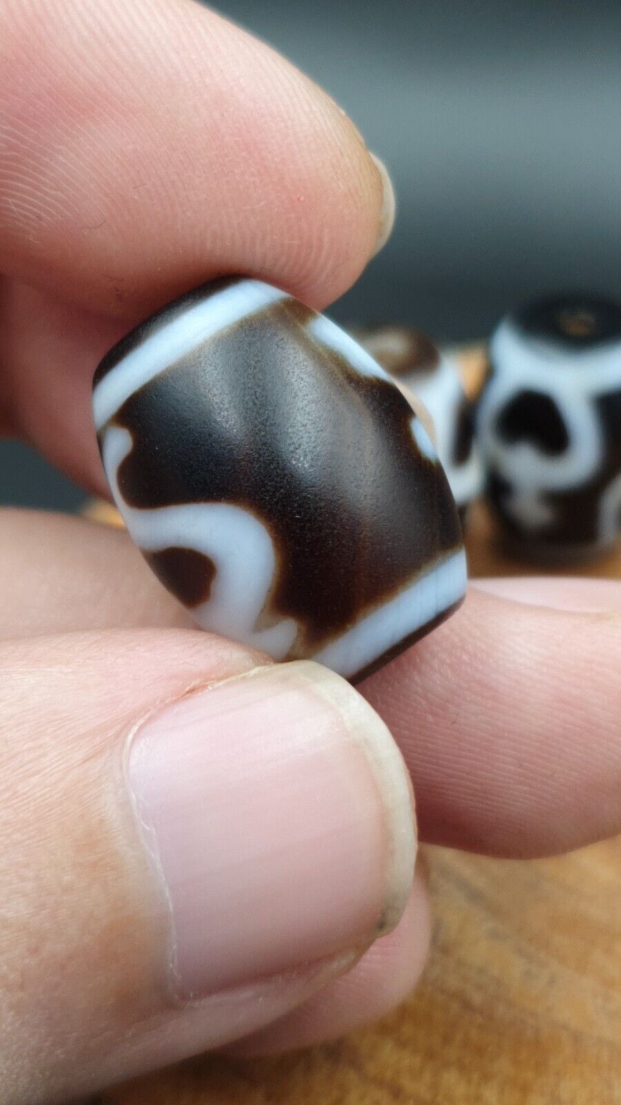 N#501 Himalayan Indo Tibetan rare Patterns Dzi Amulet Bead lot 4 beads