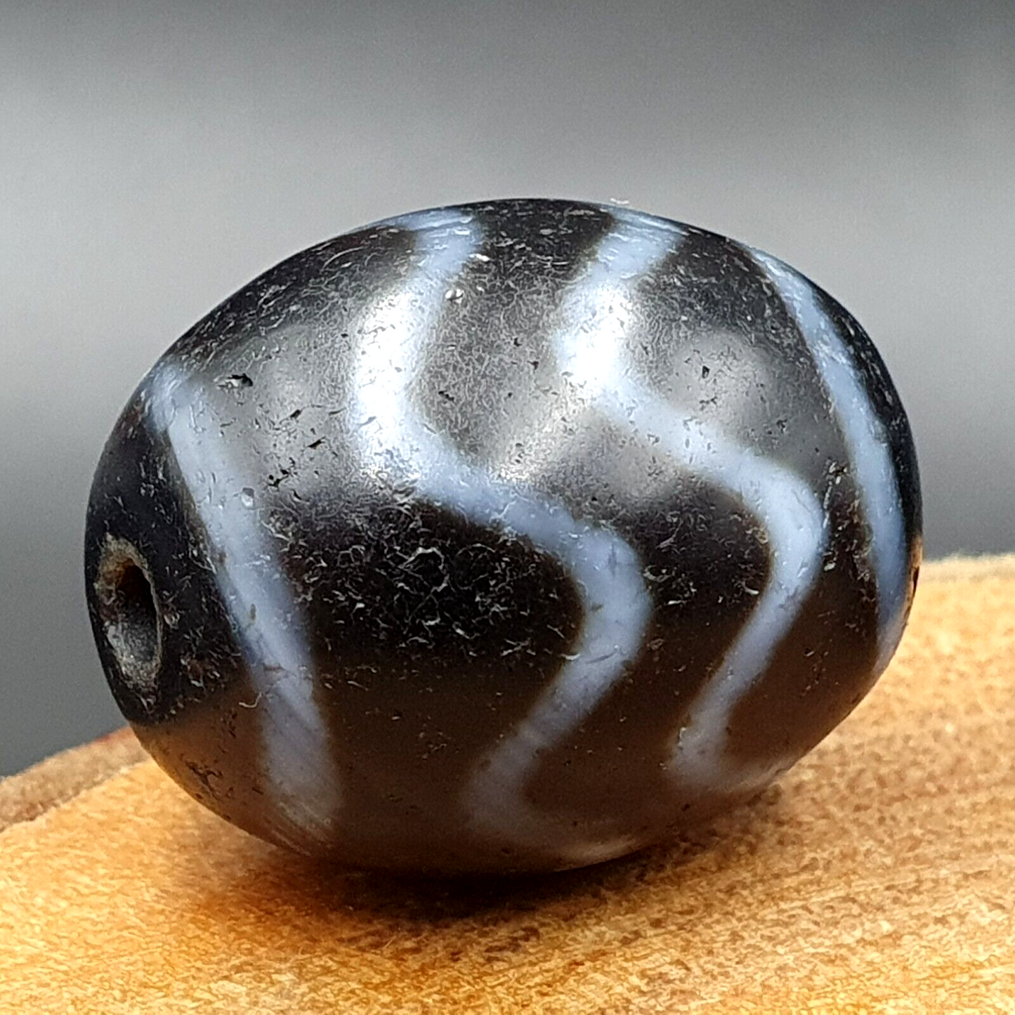 N#404 Himalaya Indo Tibetische seltene Muster Dzi Amulett Perlen Lot 2 Perlen 21x17mm