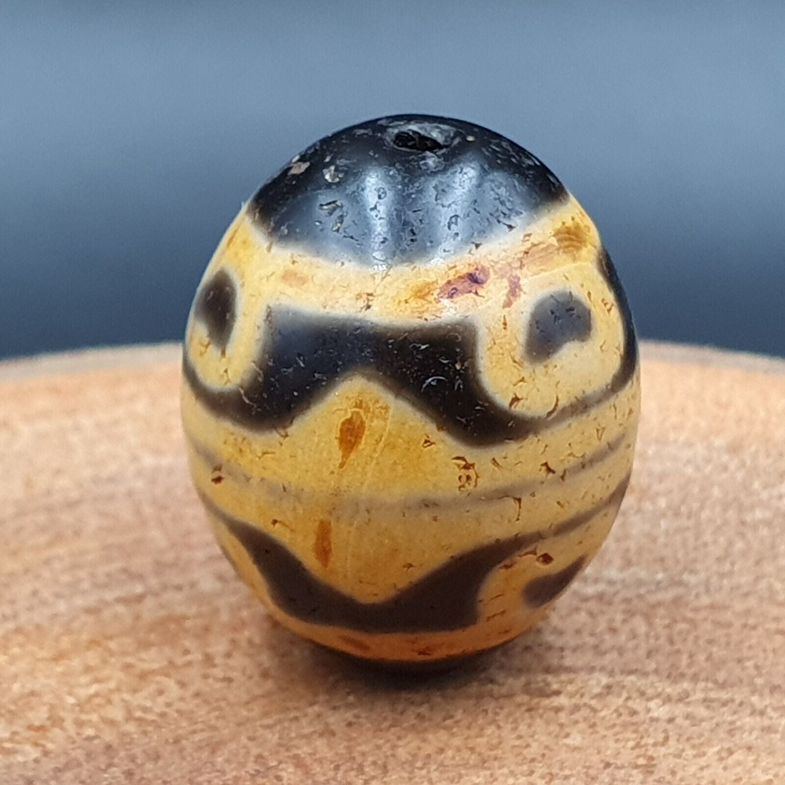 N#101 Himalayan Indo Tibetan rare Patterns Dzi Amulet Bead 20mm