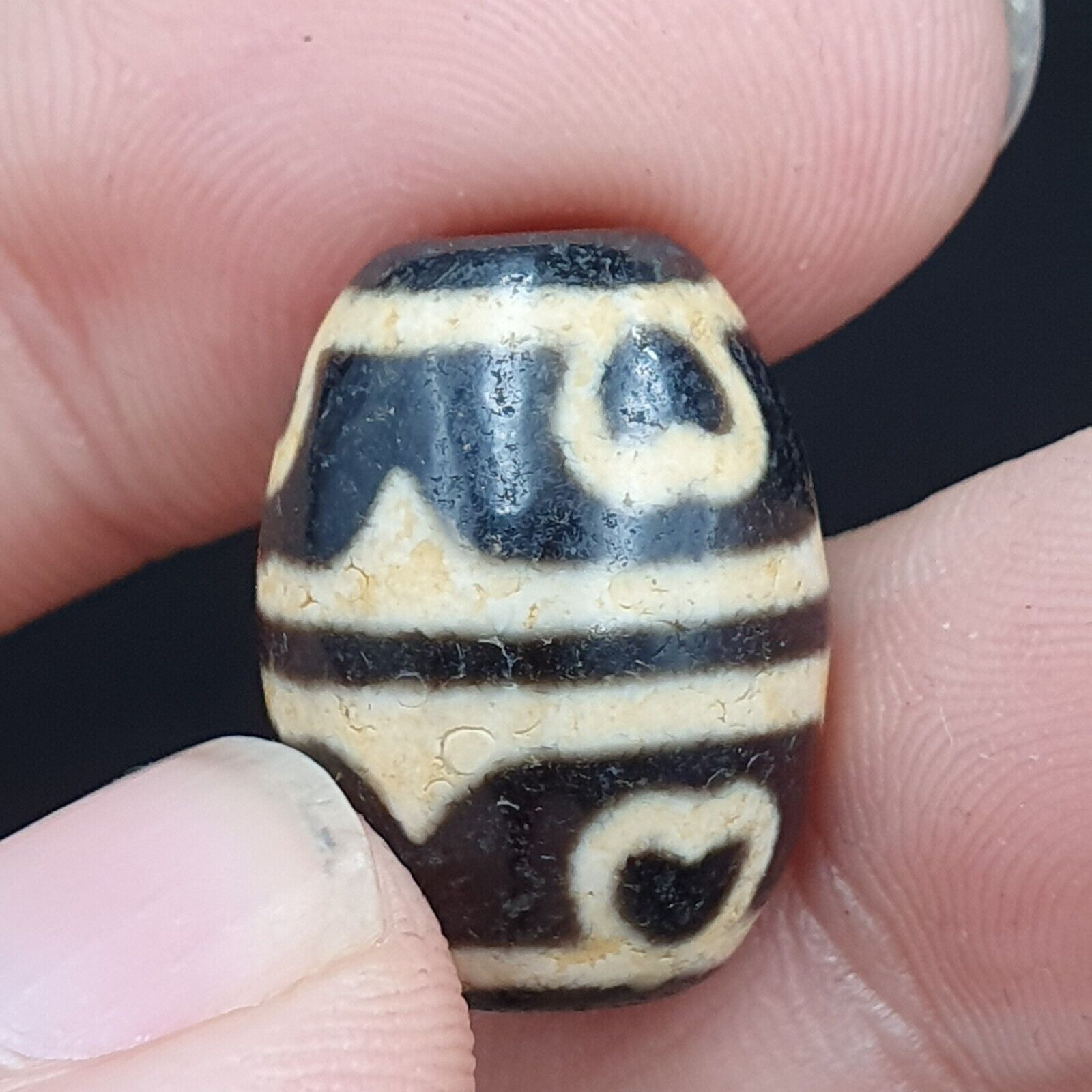 N#315 Himalayan Indo Tibetan rare Patterns Dzi Amulet Bead Lot 4 Beads
