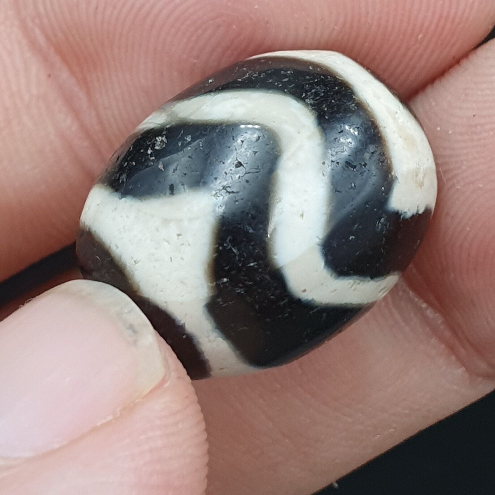 N#315 Himalayan Indo Tibetan rare Patterns Dzi Amulet Bead Lot 4 Beads