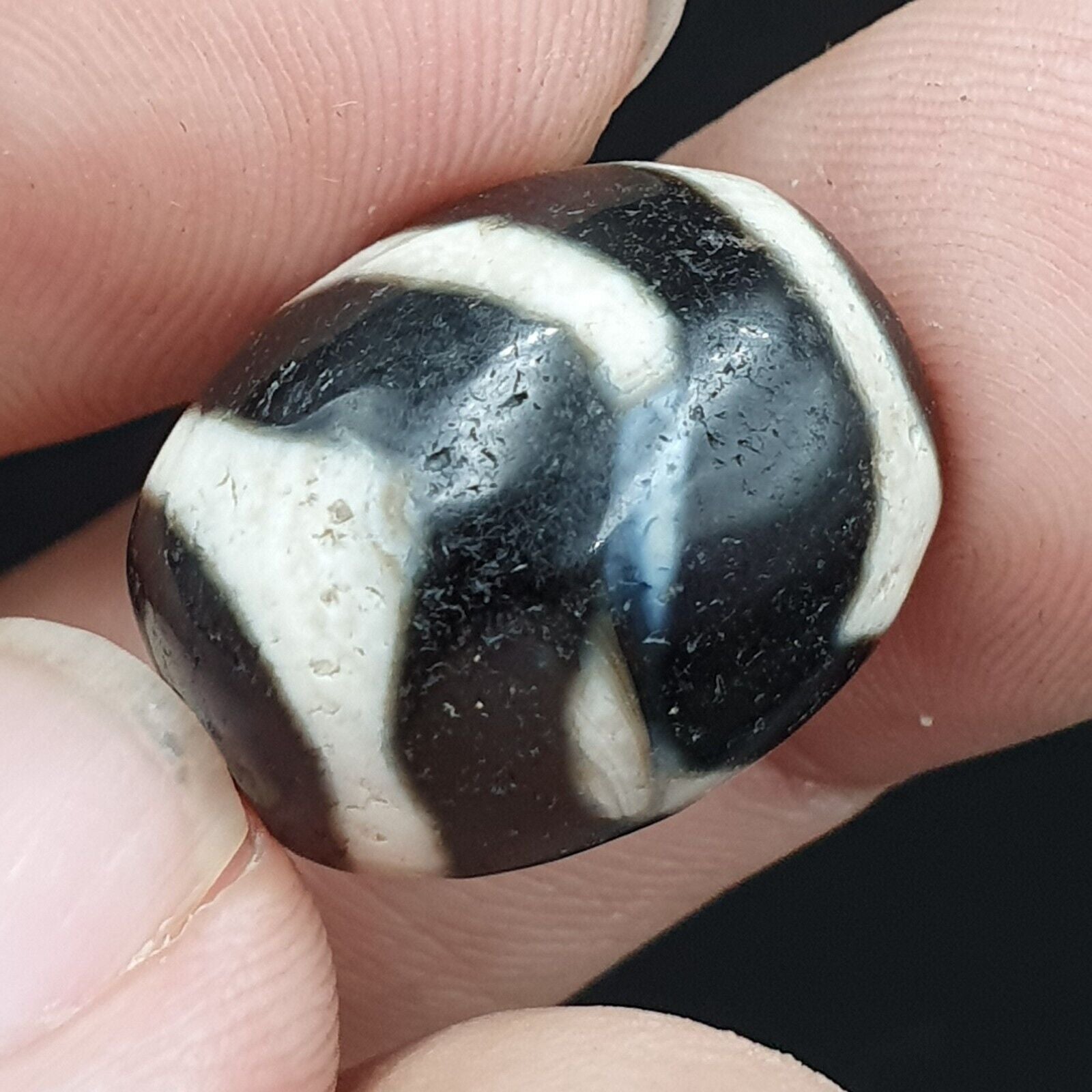 N#315 Himalayan Indo Tibetan rare Patterns Dzi Amulet Bead Lot 4 Beads